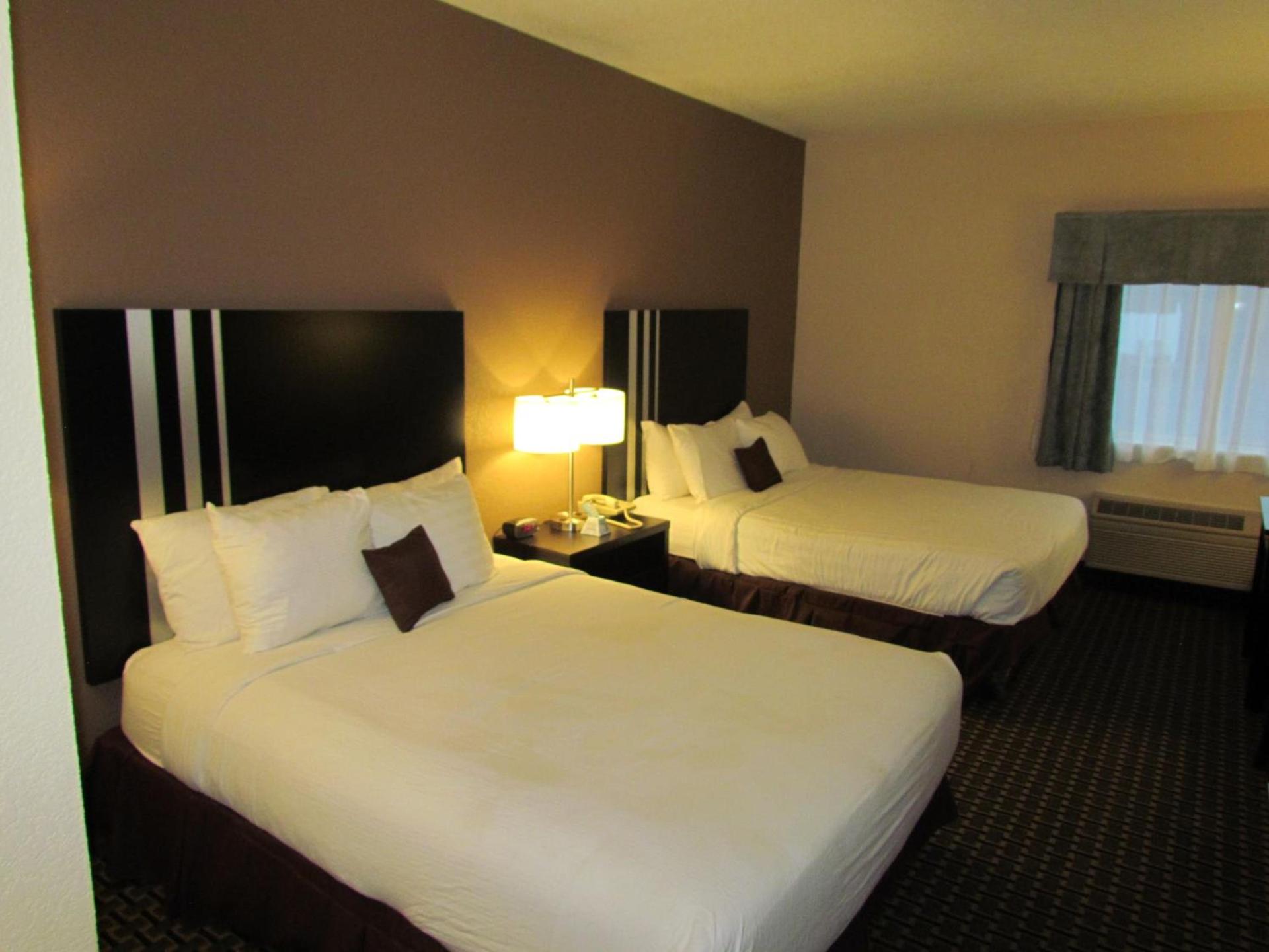 Ramada by Wyndham Glendale Heights/Lombard photo 19