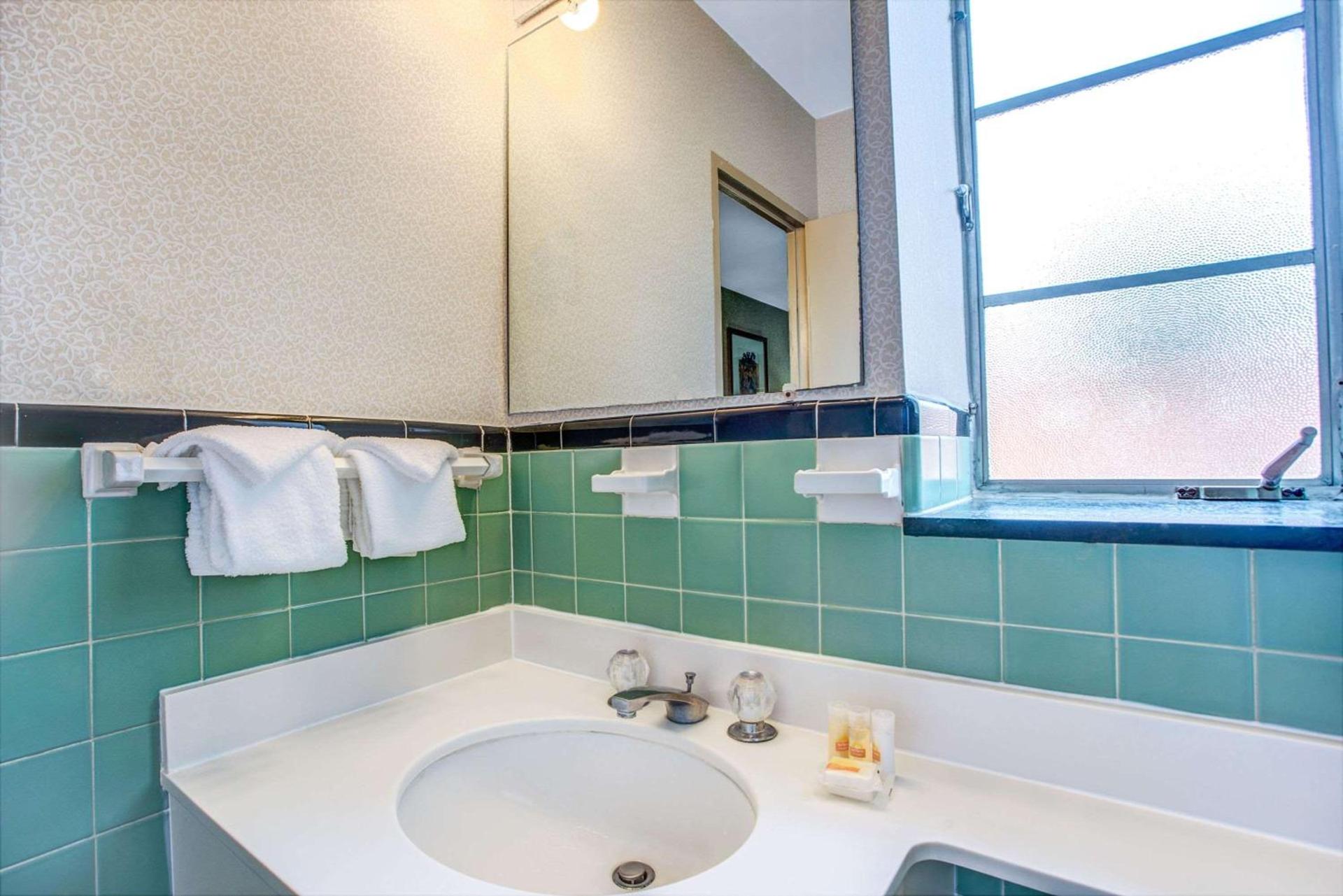 Days Inn by Wyndham Arlington/Washington DC photo 8