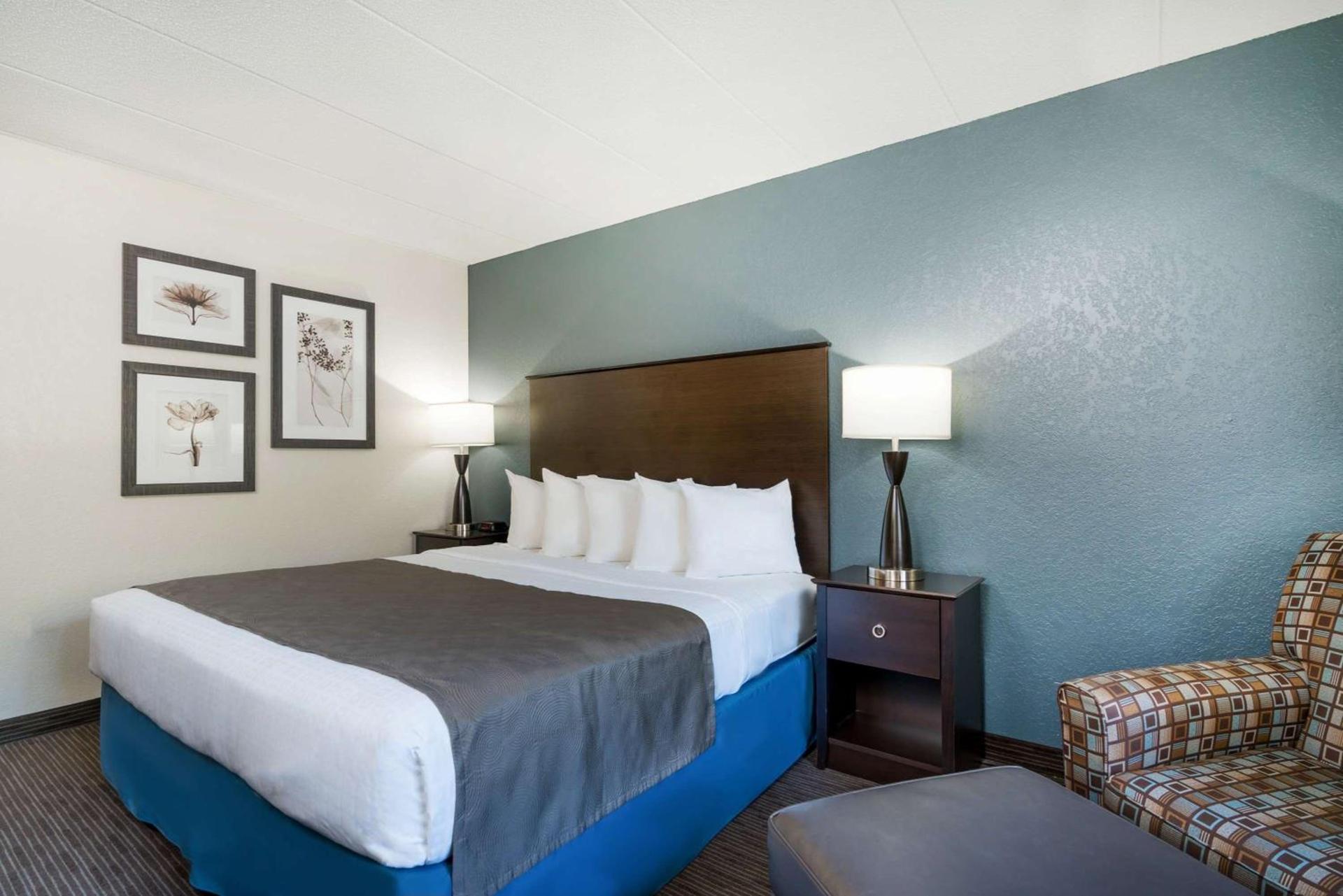 Baymont by Wyndham Owatonna photo 28
