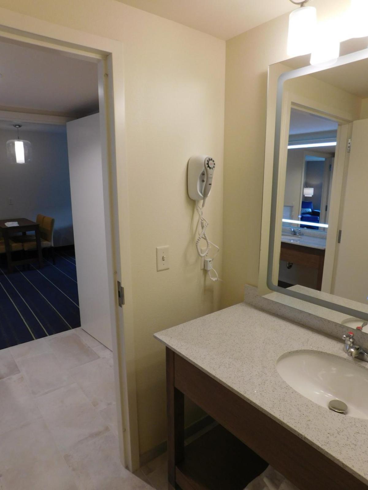 Days Inn & Suites by Wyndham Kearney NE photo 31