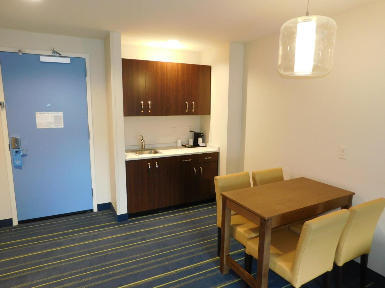 Days Inn & Suites by Wyndham Kearney NE photo 25