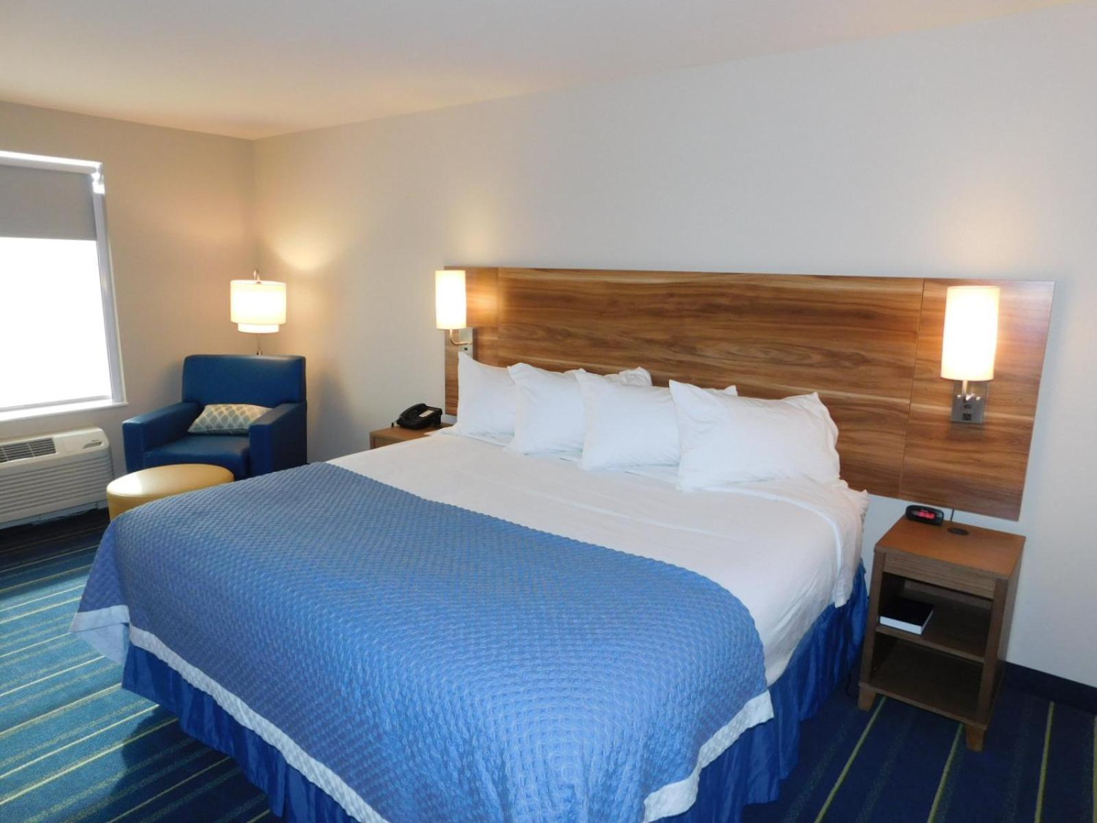 Days Inn & Suites by Wyndham Kearney NE photo 21
