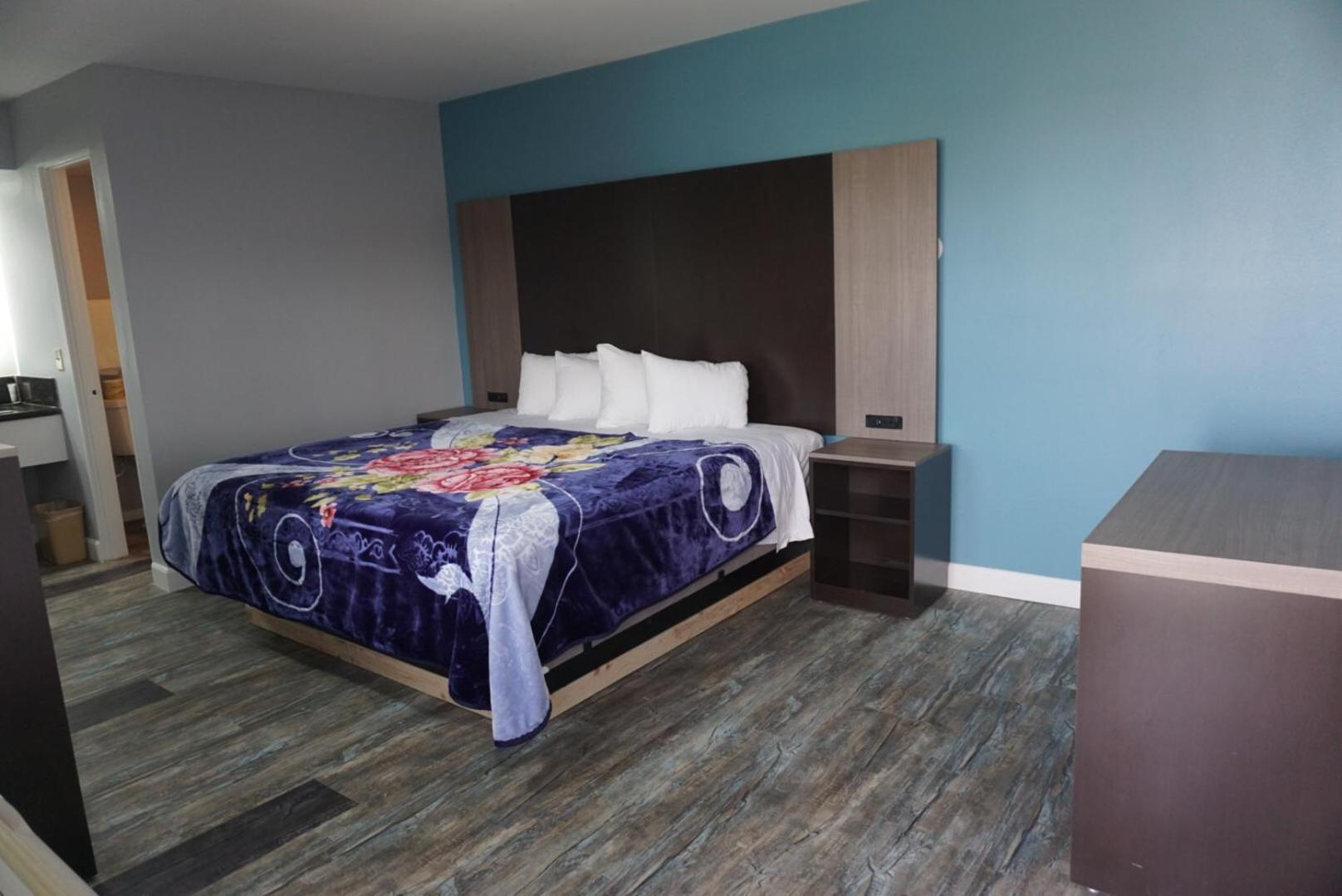 Thunderbird Motel photo 9