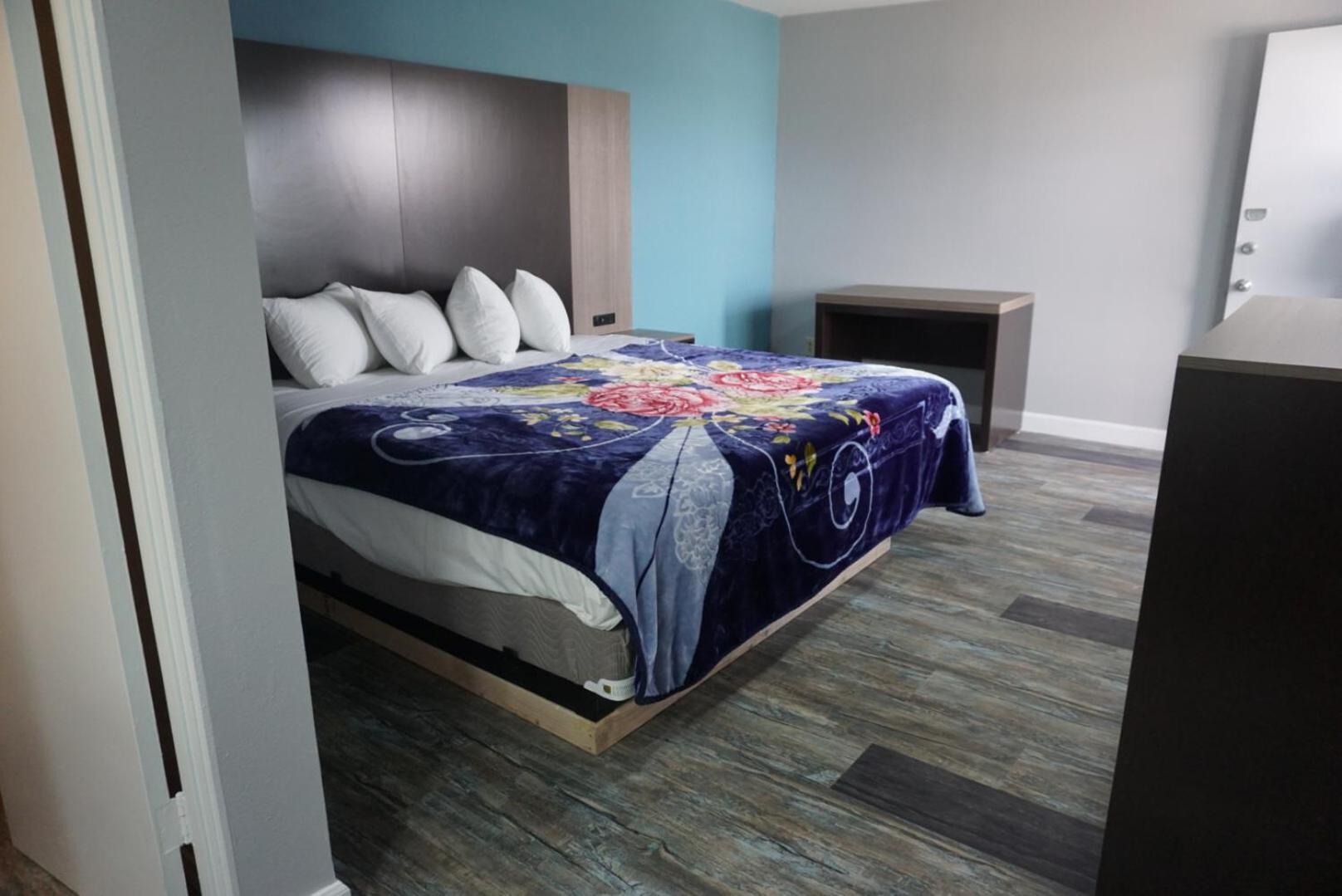 Thunderbird Motel photo 3