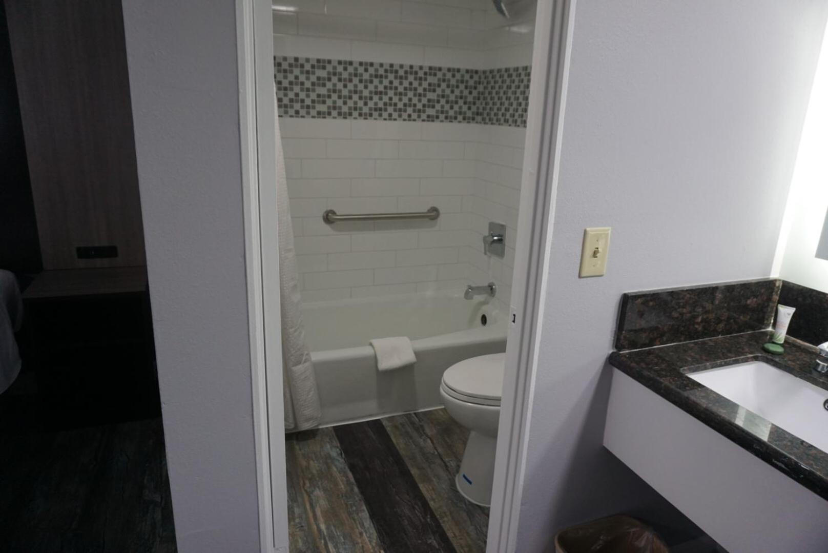 Thunderbird Motel photo 8