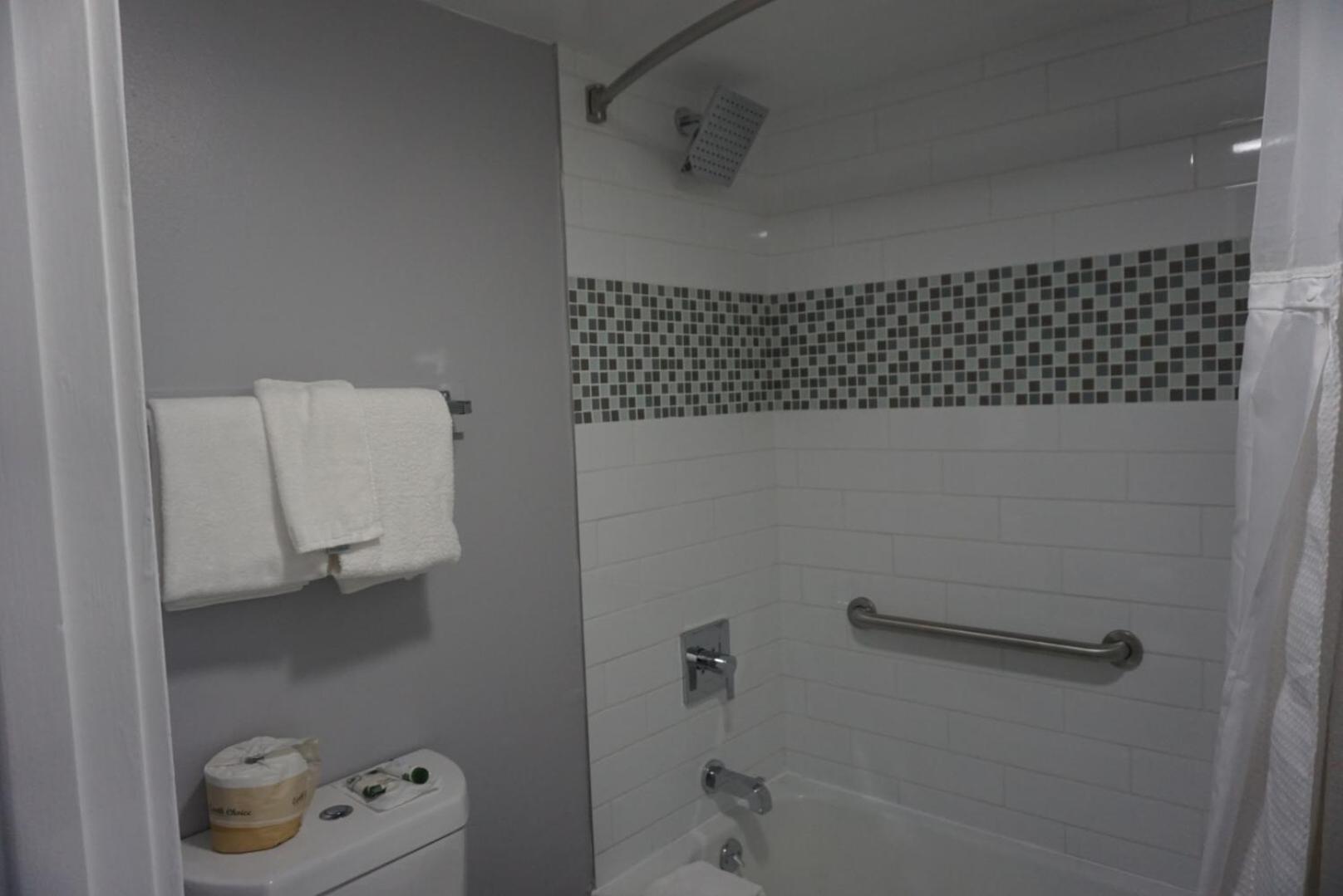 Thunderbird Motel photo 2