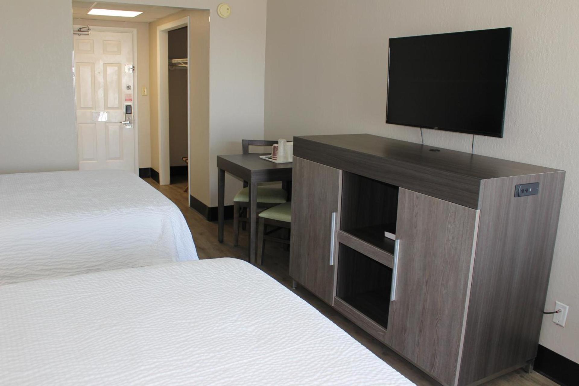 Tropical Seas Hotel photo 40