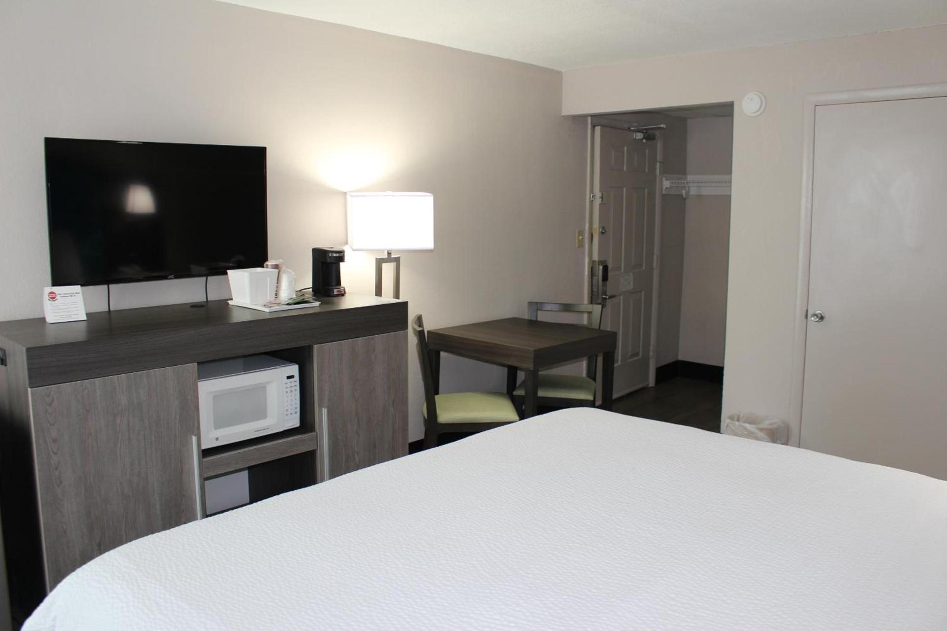 Tropical Seas Hotel photo 42