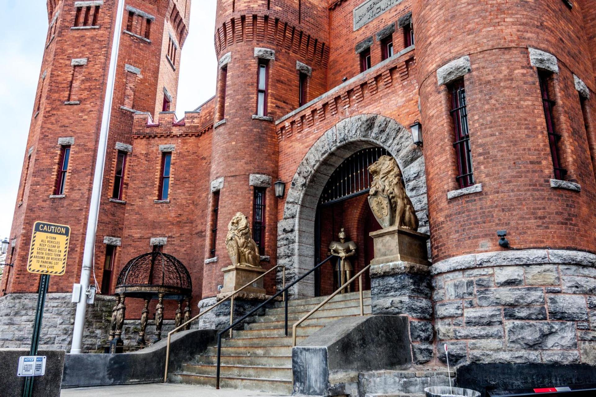 Amsterdam Castle NY photo 12