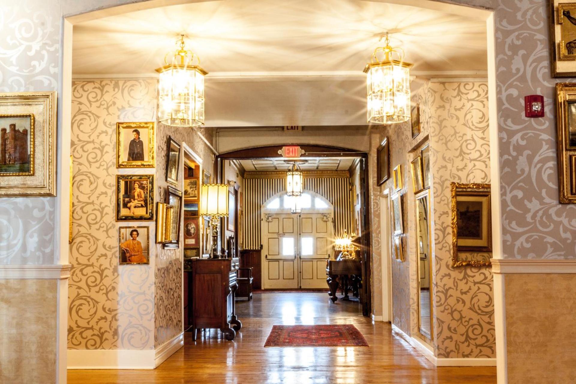 Amsterdam Castle NY photo 21
