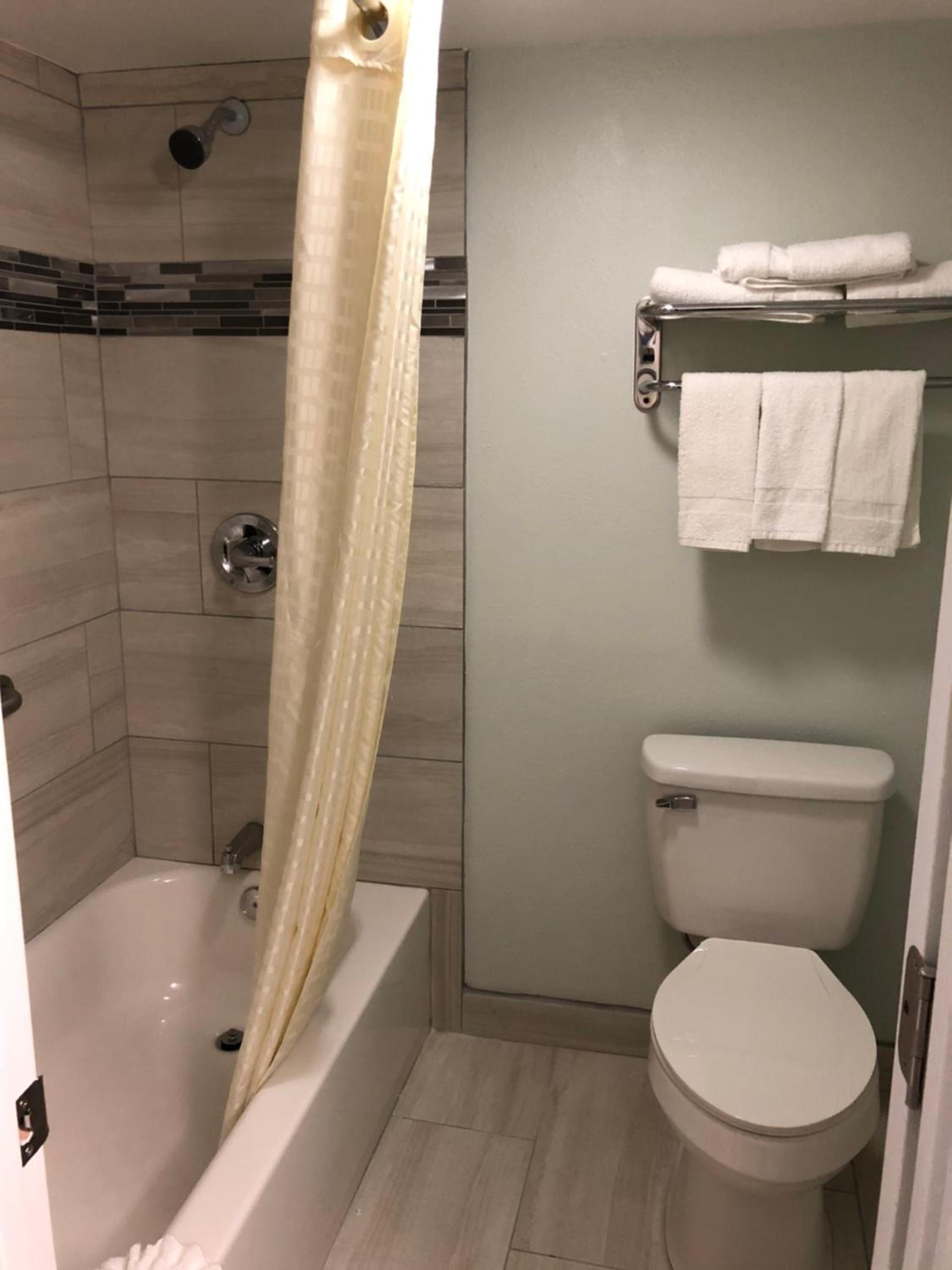 Continental Inn and Suites Nacogdoches TX SFA University Downtown photo 59
