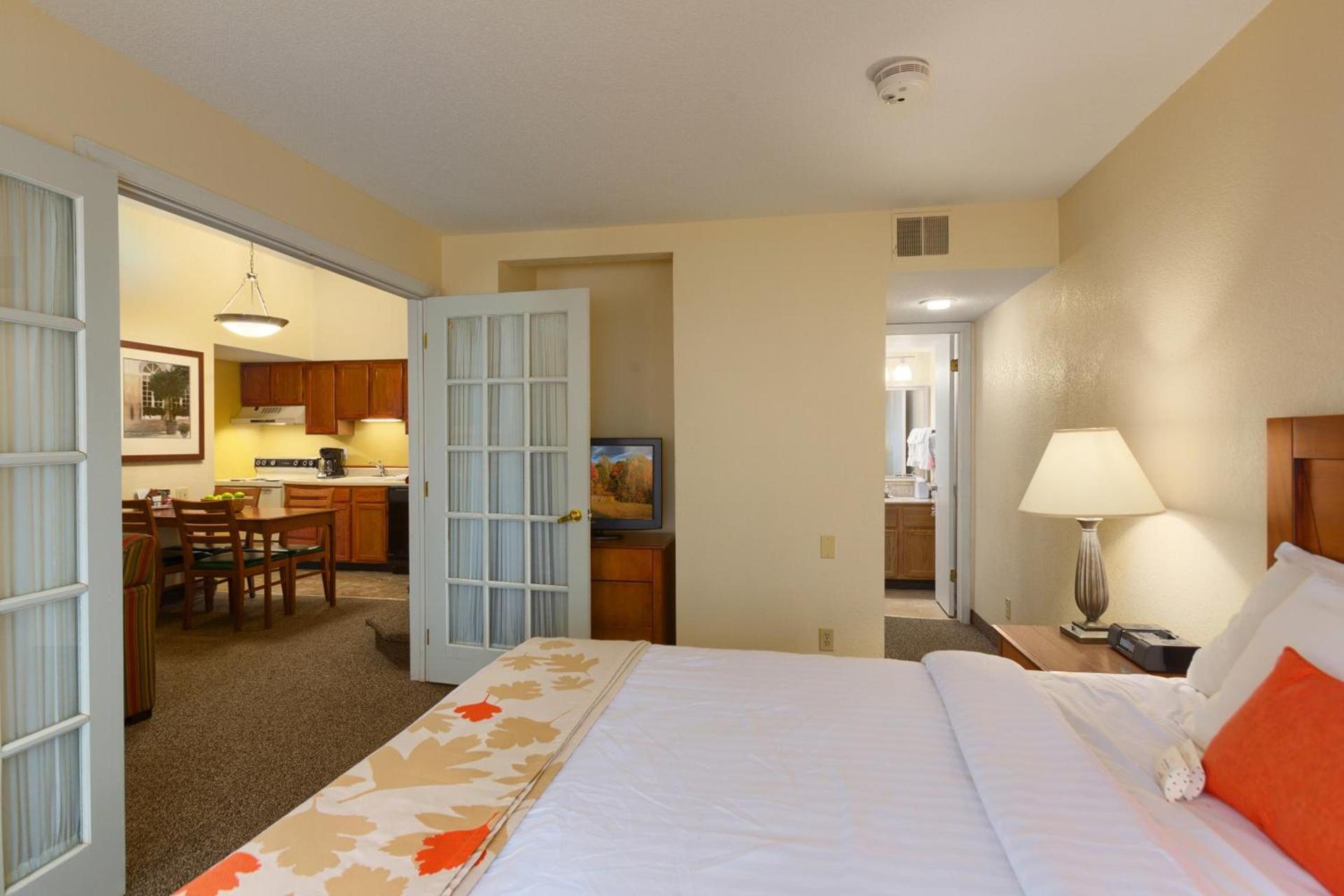 Residences at Daniel Webster photo 13