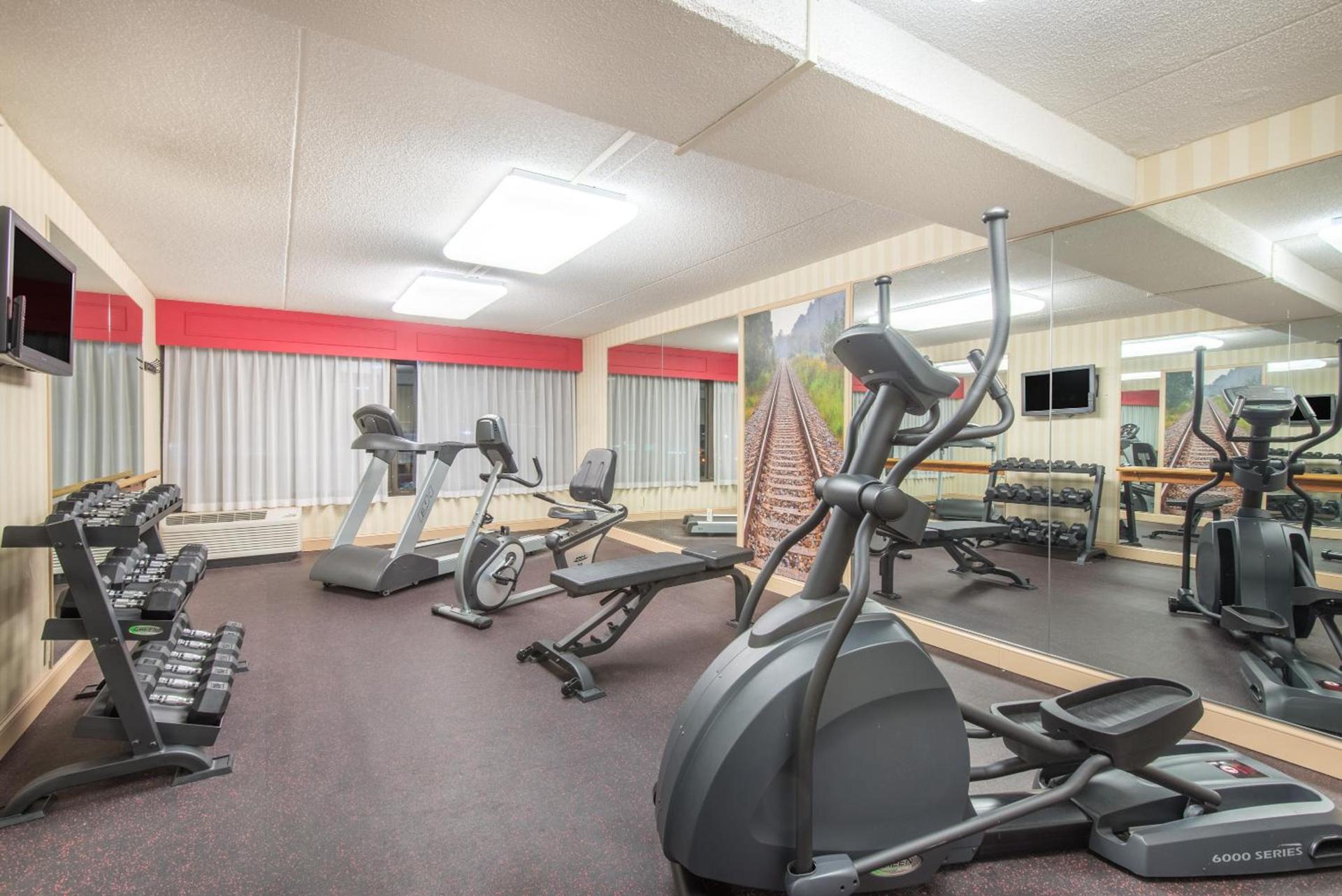 Ramada by Wyndham Cumberland Downtown photo 31