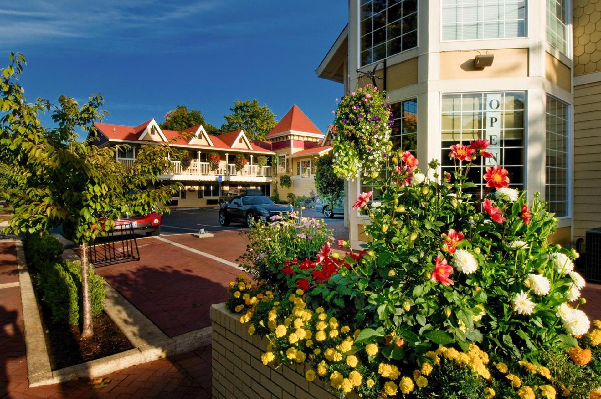 Silverton Inn & Suites photo 12