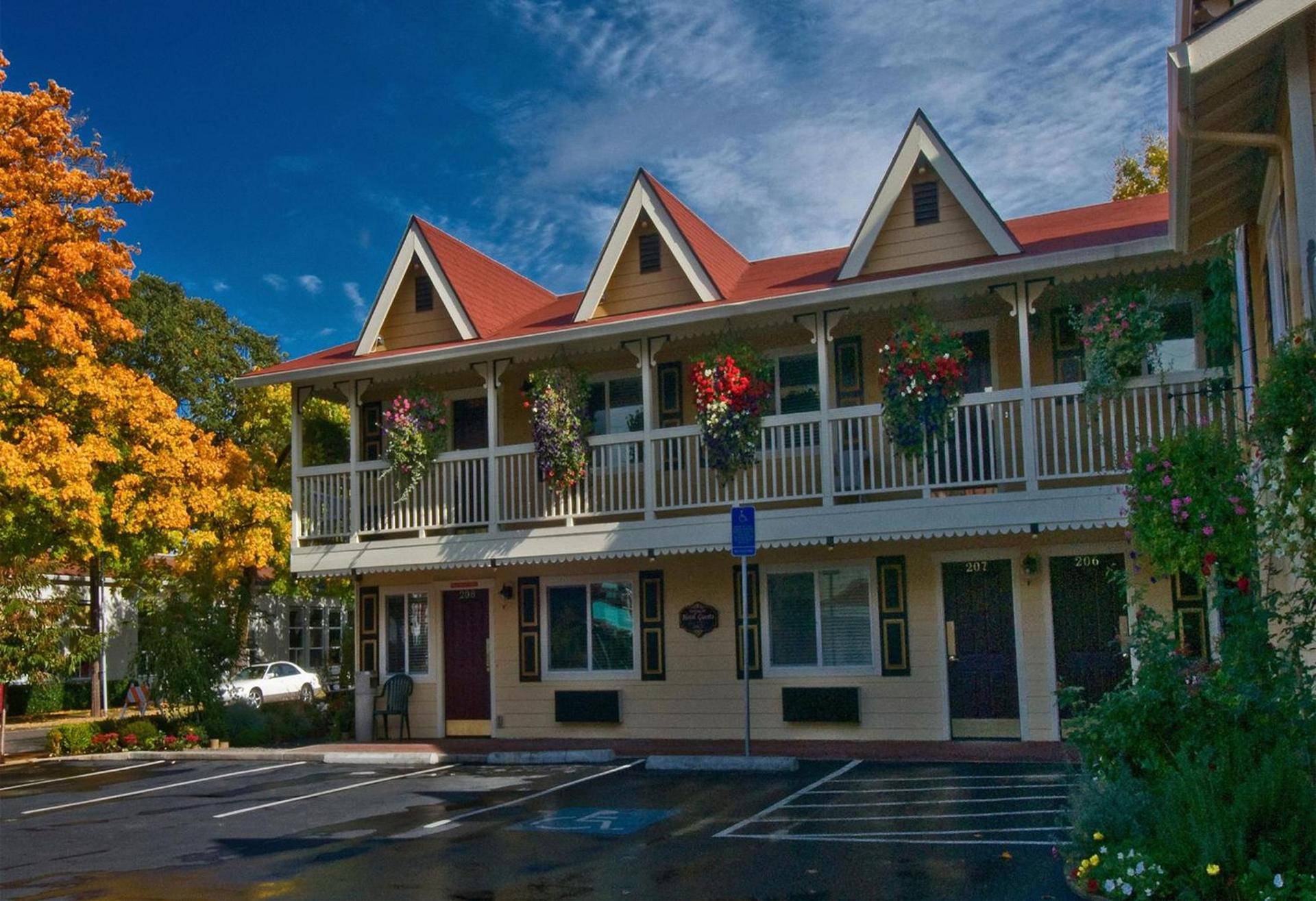 Silverton Inn & Suites photo 1