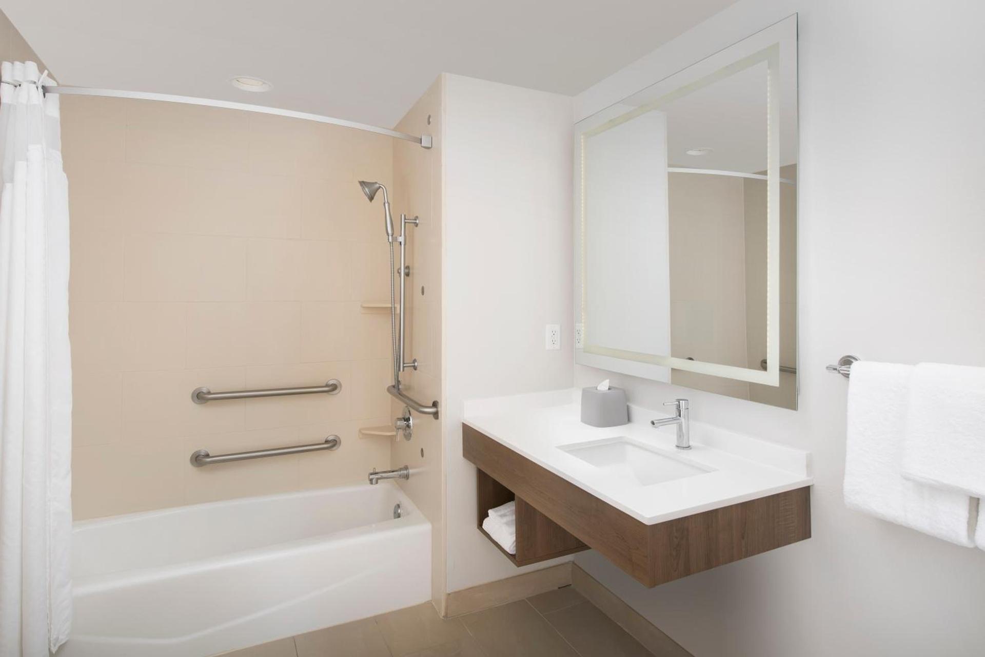 Holiday Inn Express Jacksonville Beach by IHG photo 4