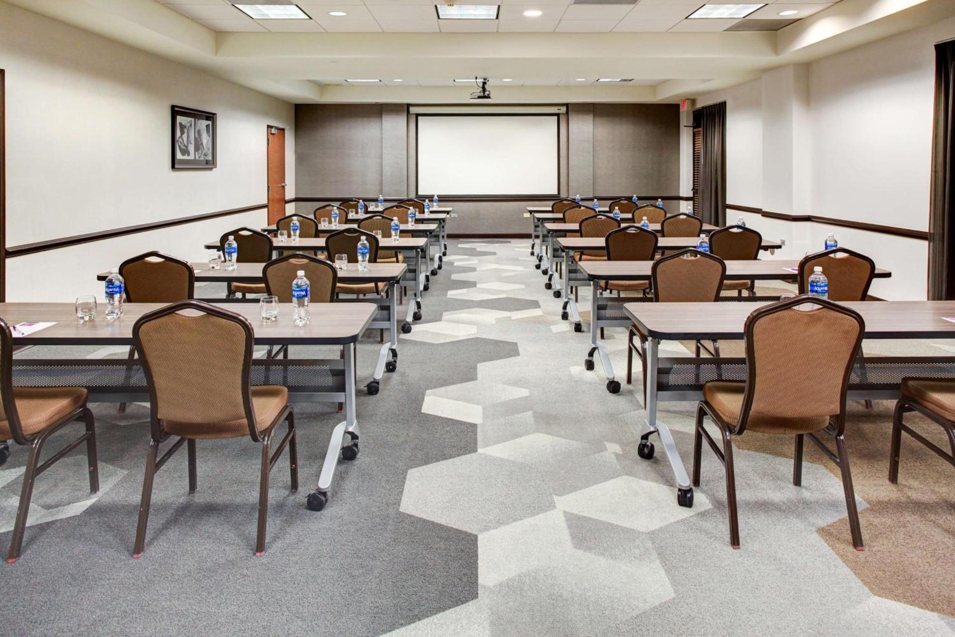 Hyatt Place Chicago/Itasca photo 8