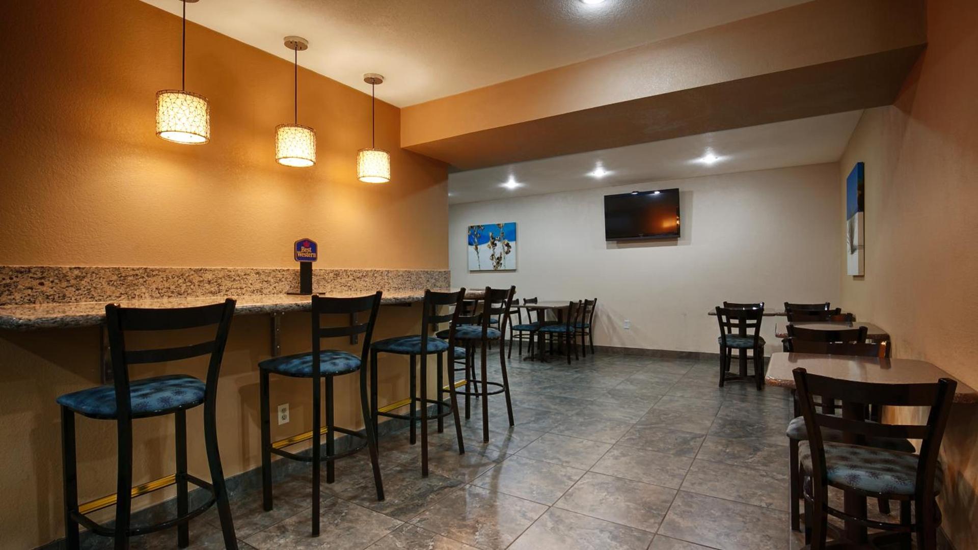 Best Western Desert Oasis photo 37