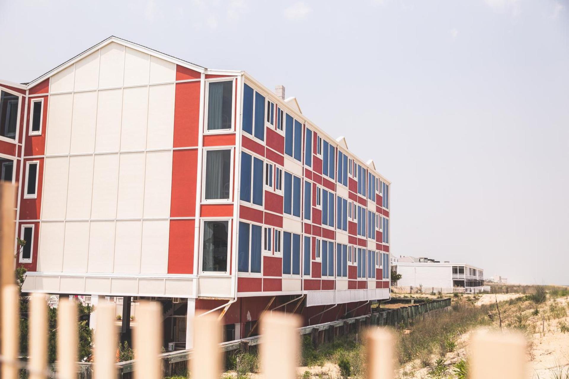 Surf Club Oceanfront Hotel photo 7