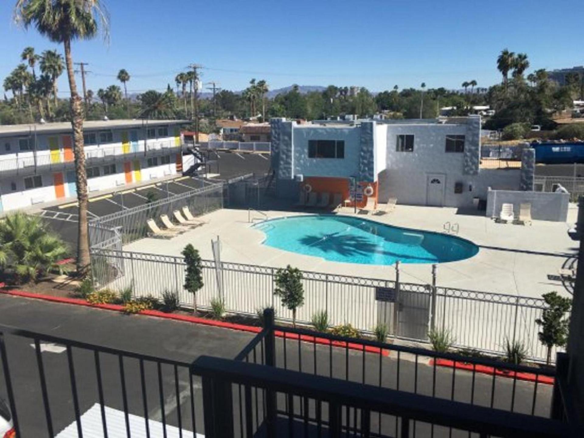 Super 8 by Wyndham Las Vegas North Strip/Fremont St. Area photo 8