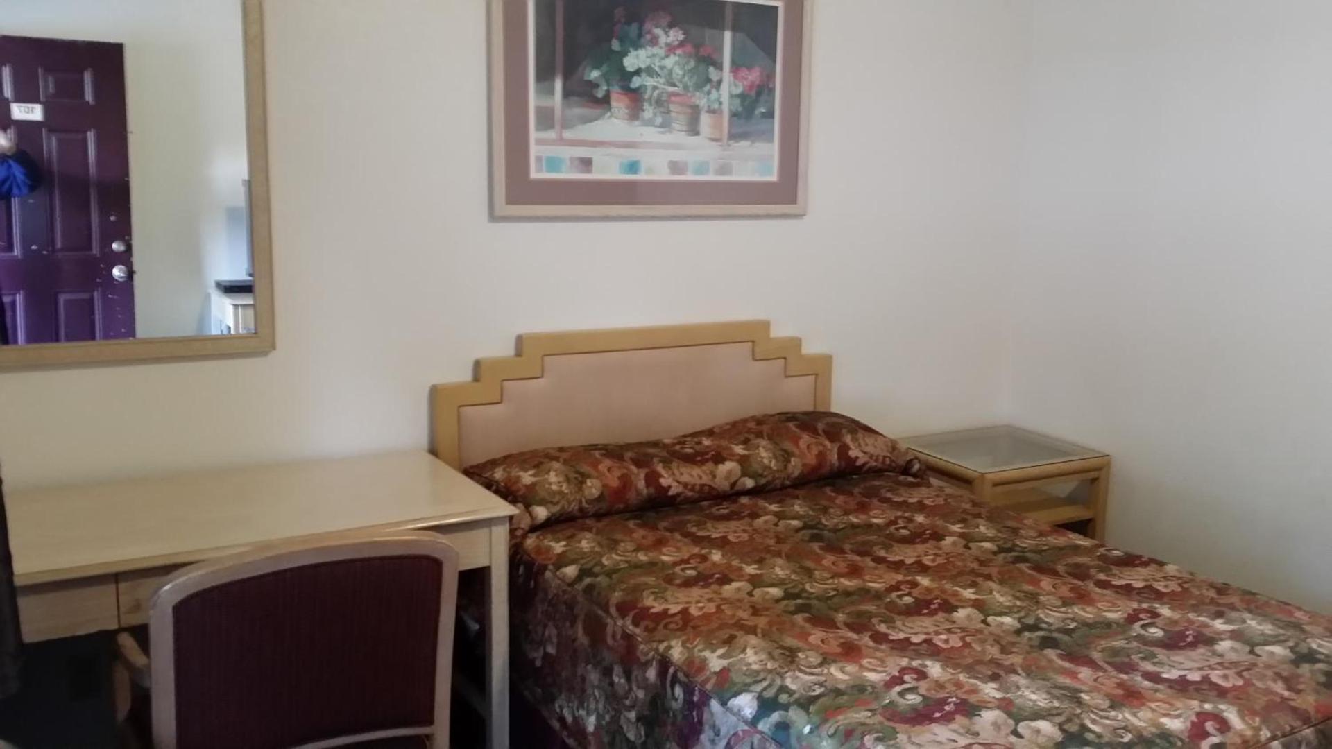 Redwood Inn Willits photo 26