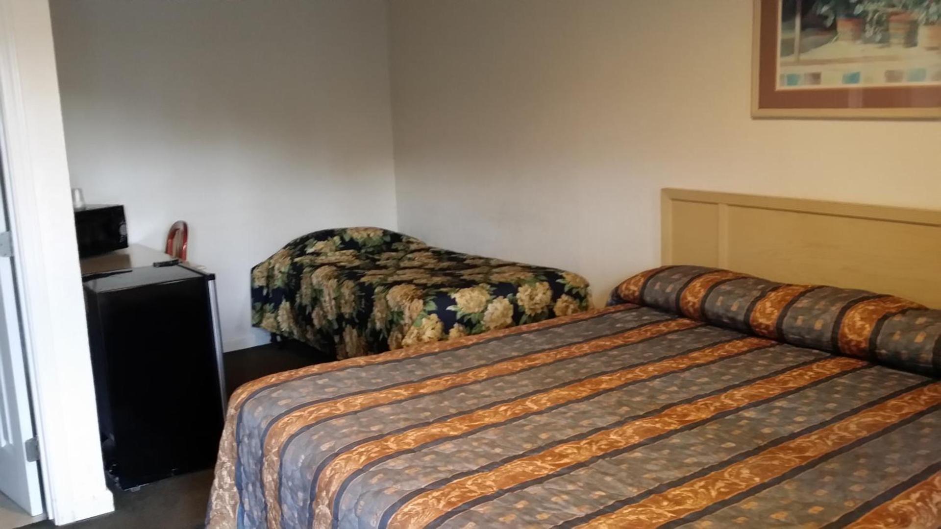 Redwood Inn Willits photo 8