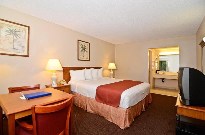 Pleasant Inn photo 12