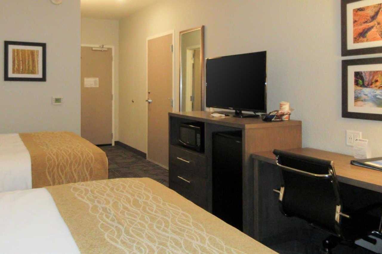 Comfort Inn & Suites Shawnee - Kansas City photo 37