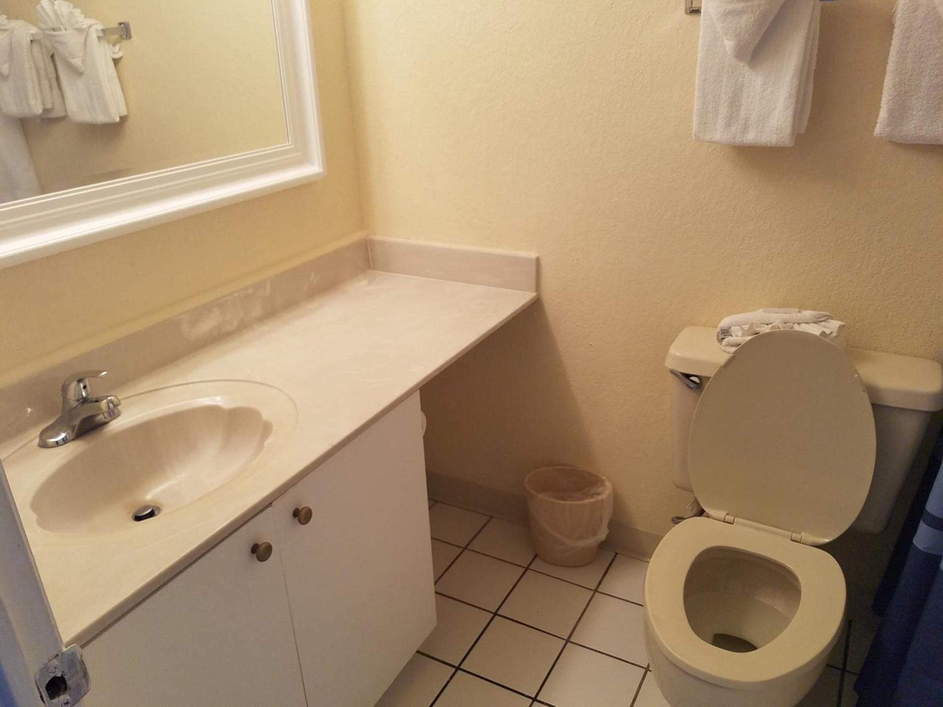 Yachtsman Oceanfront Resort photo 59