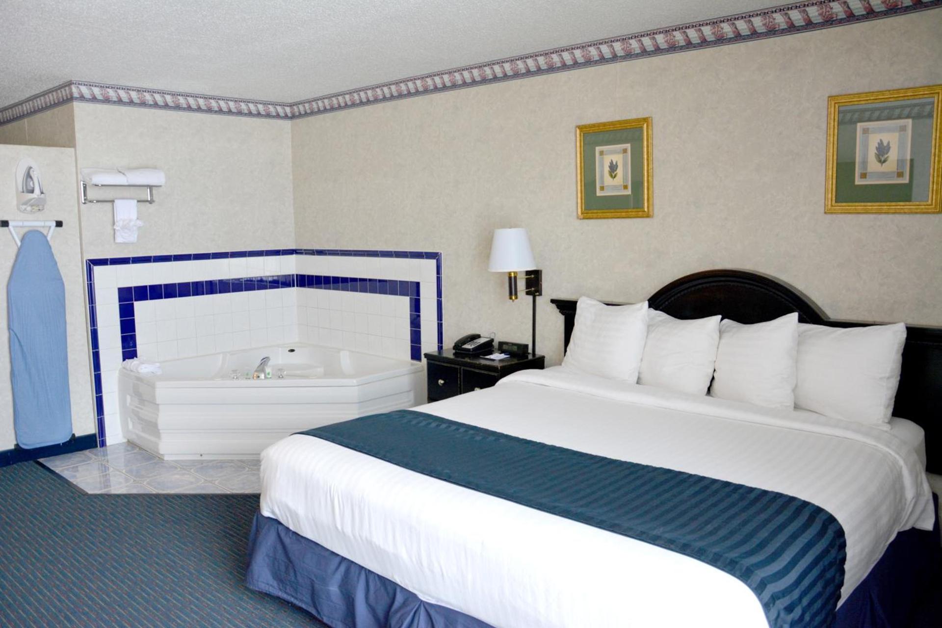 Travelodge by Wyndham Milwaukee photo 11