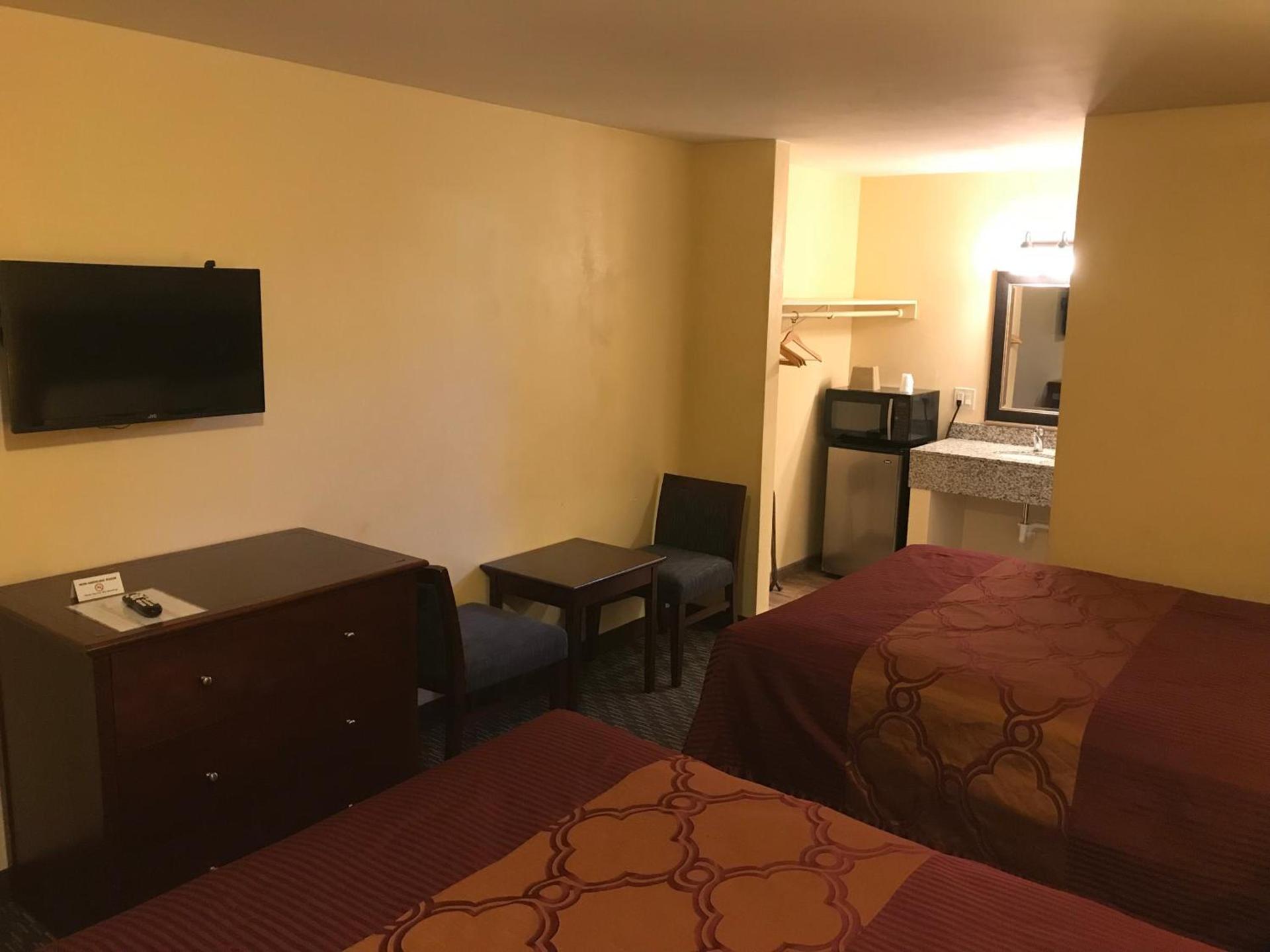 Beachway Inn photo 23