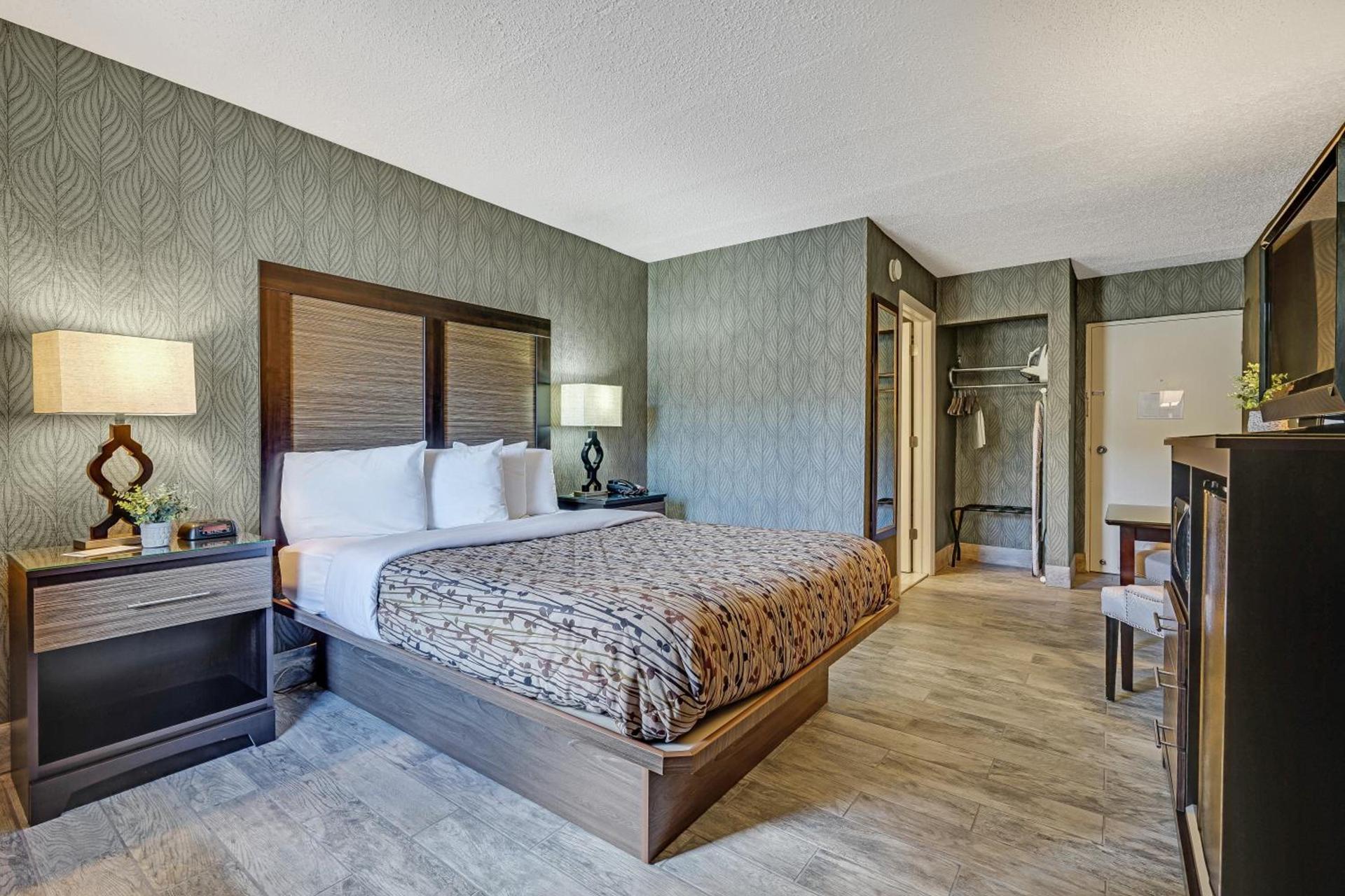 Blue Creek Inn photo 33