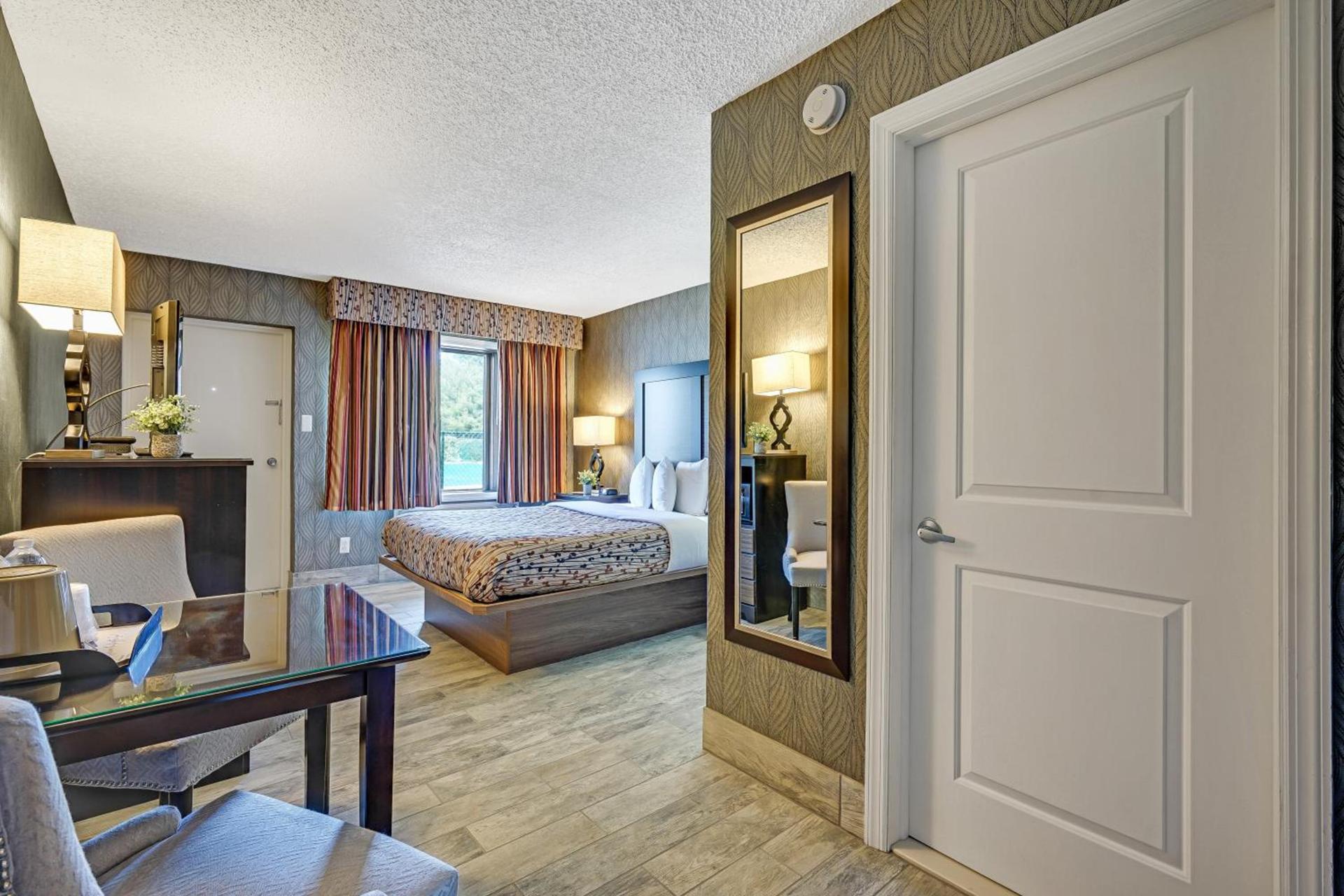 Blue Creek Inn photo 25