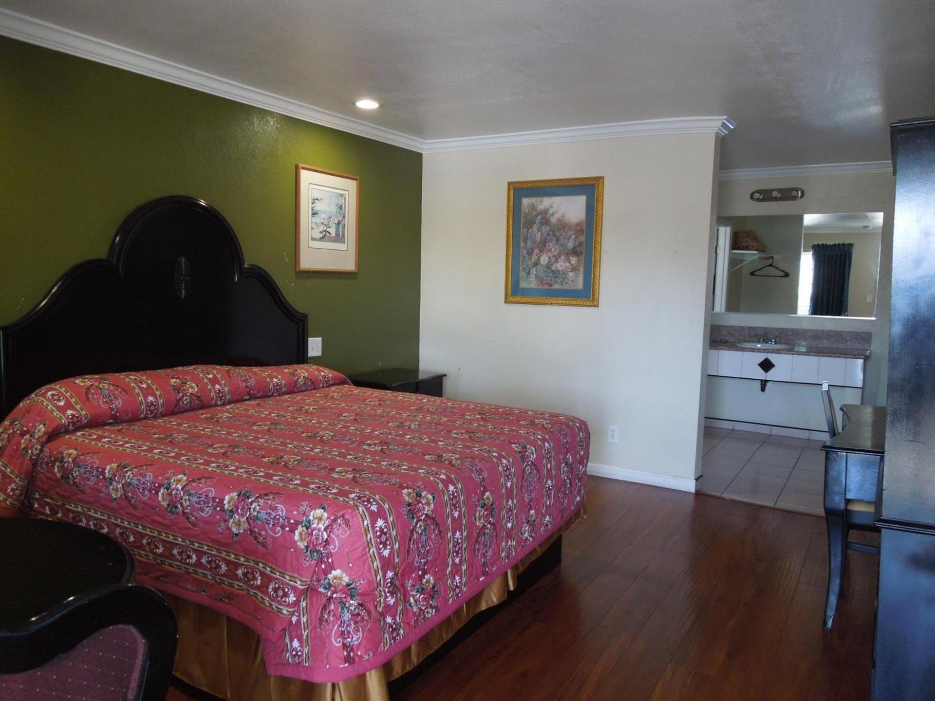 Castaway Motel photo 6