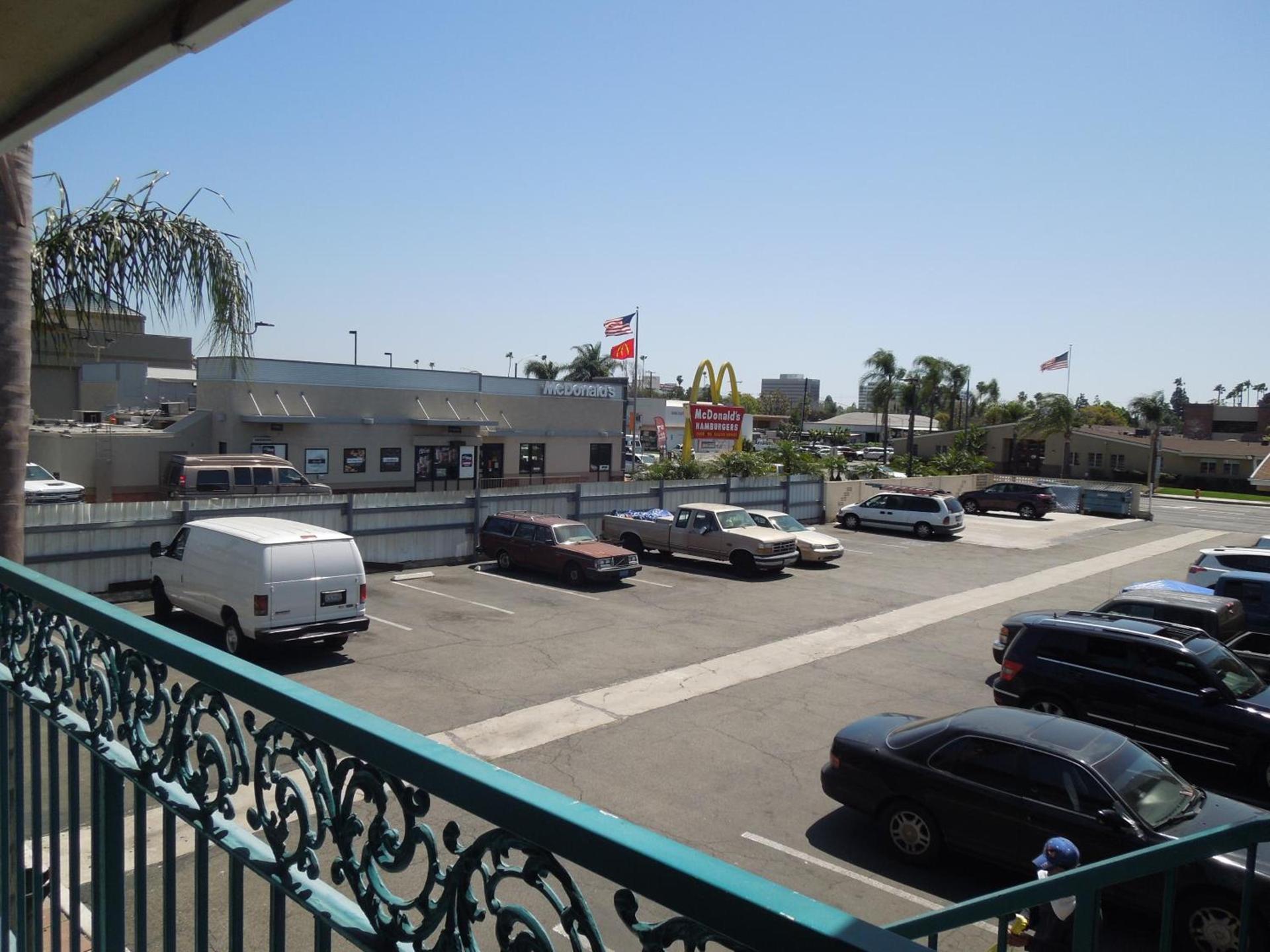 Castaway Motel photo 21