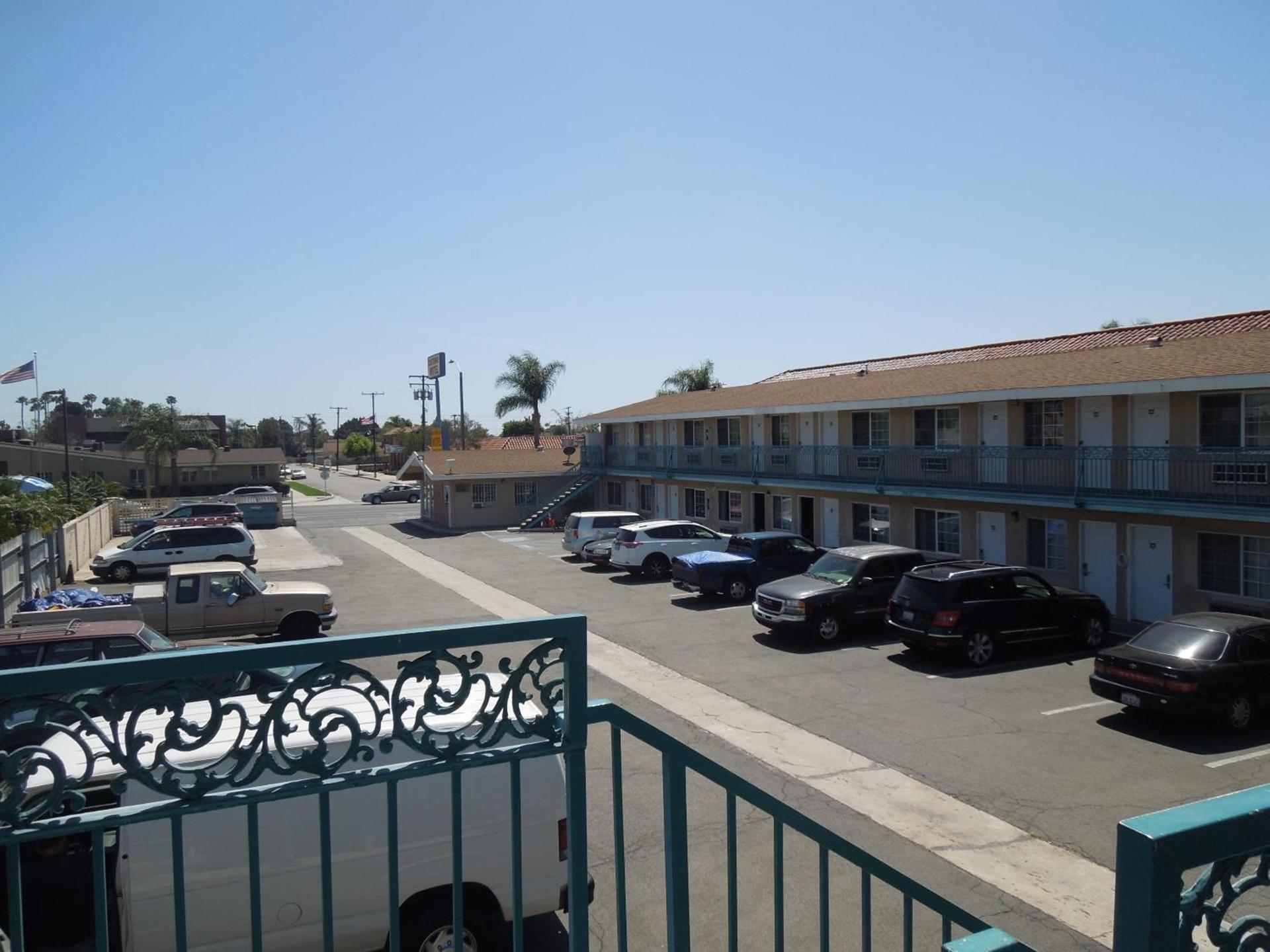 Castaway Motel photo 23