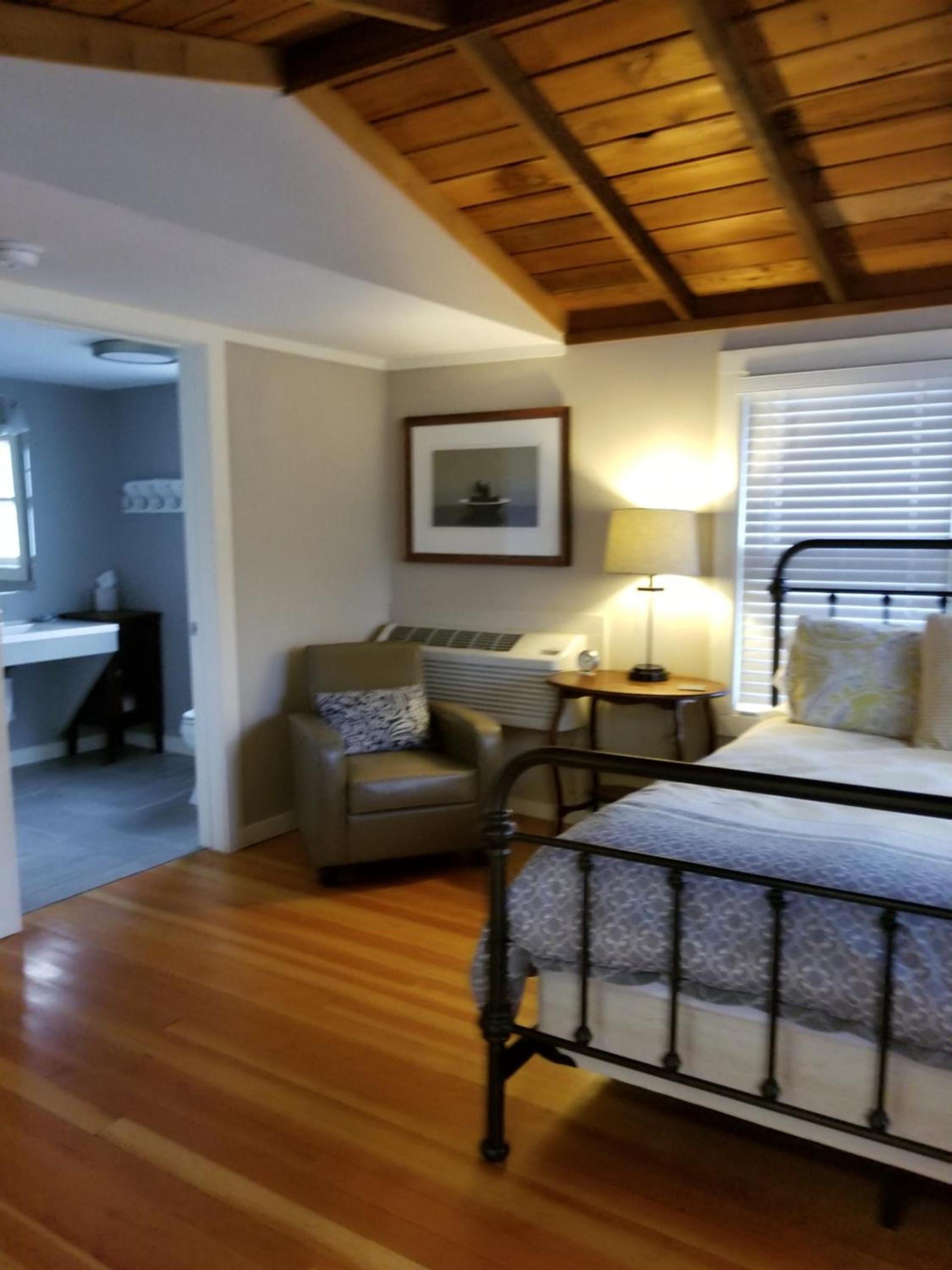China Creek Cottages photo 12
