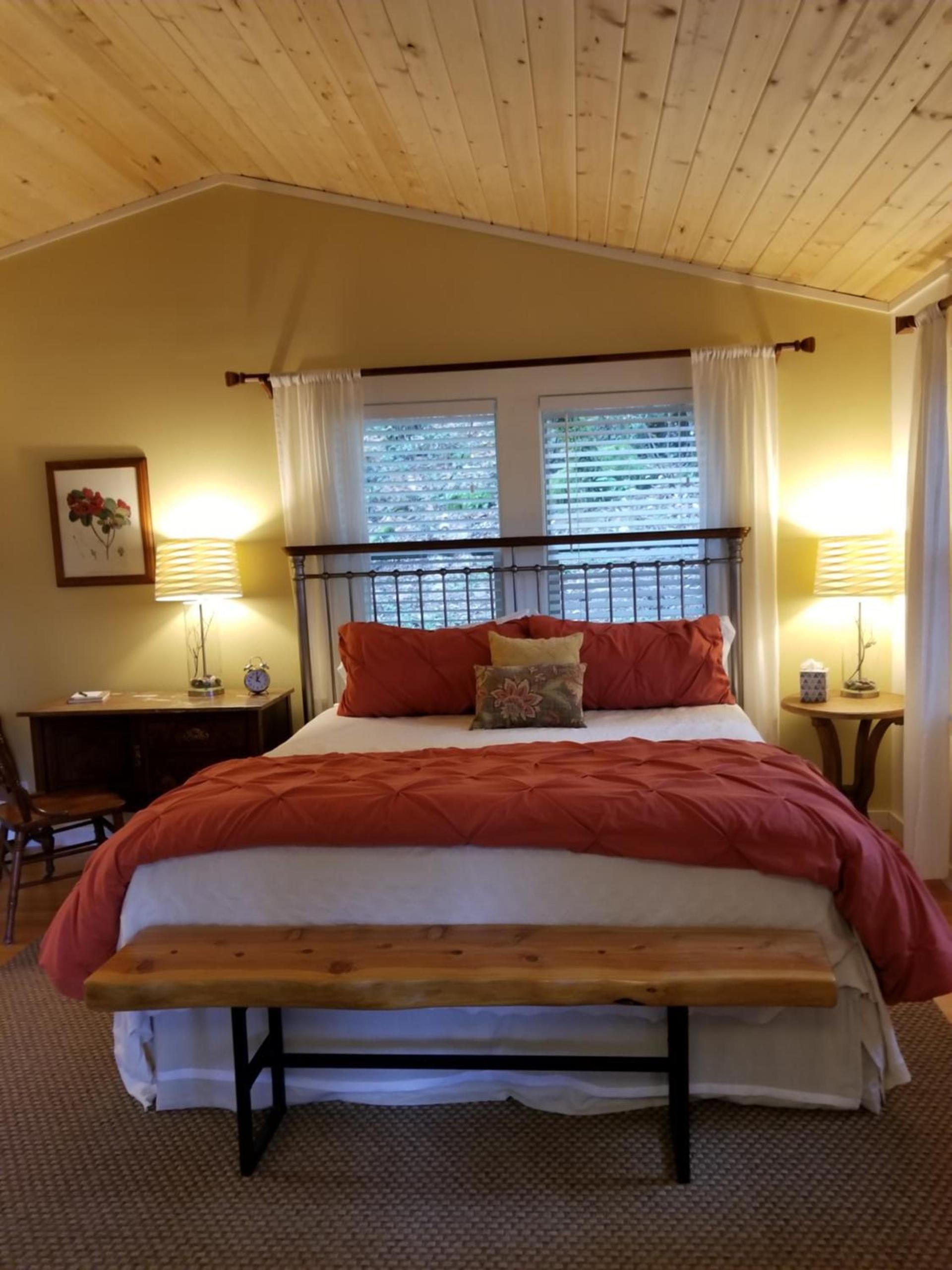 China Creek Cottages photo 79
