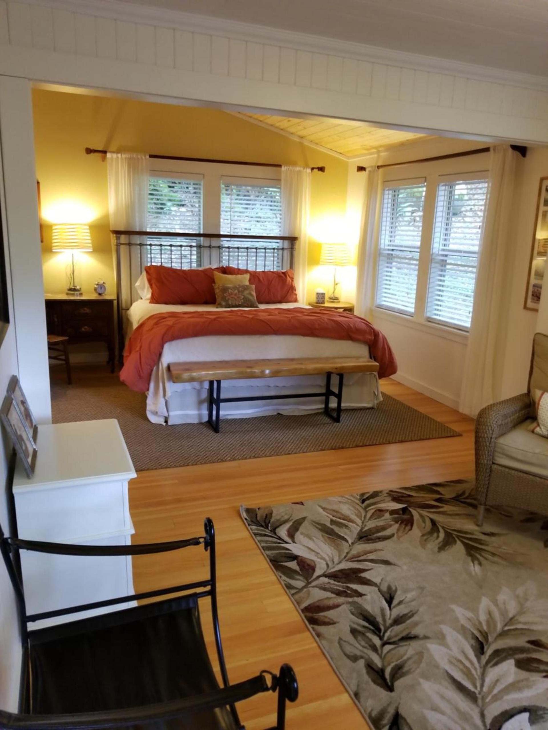 China Creek Cottages photo 88
