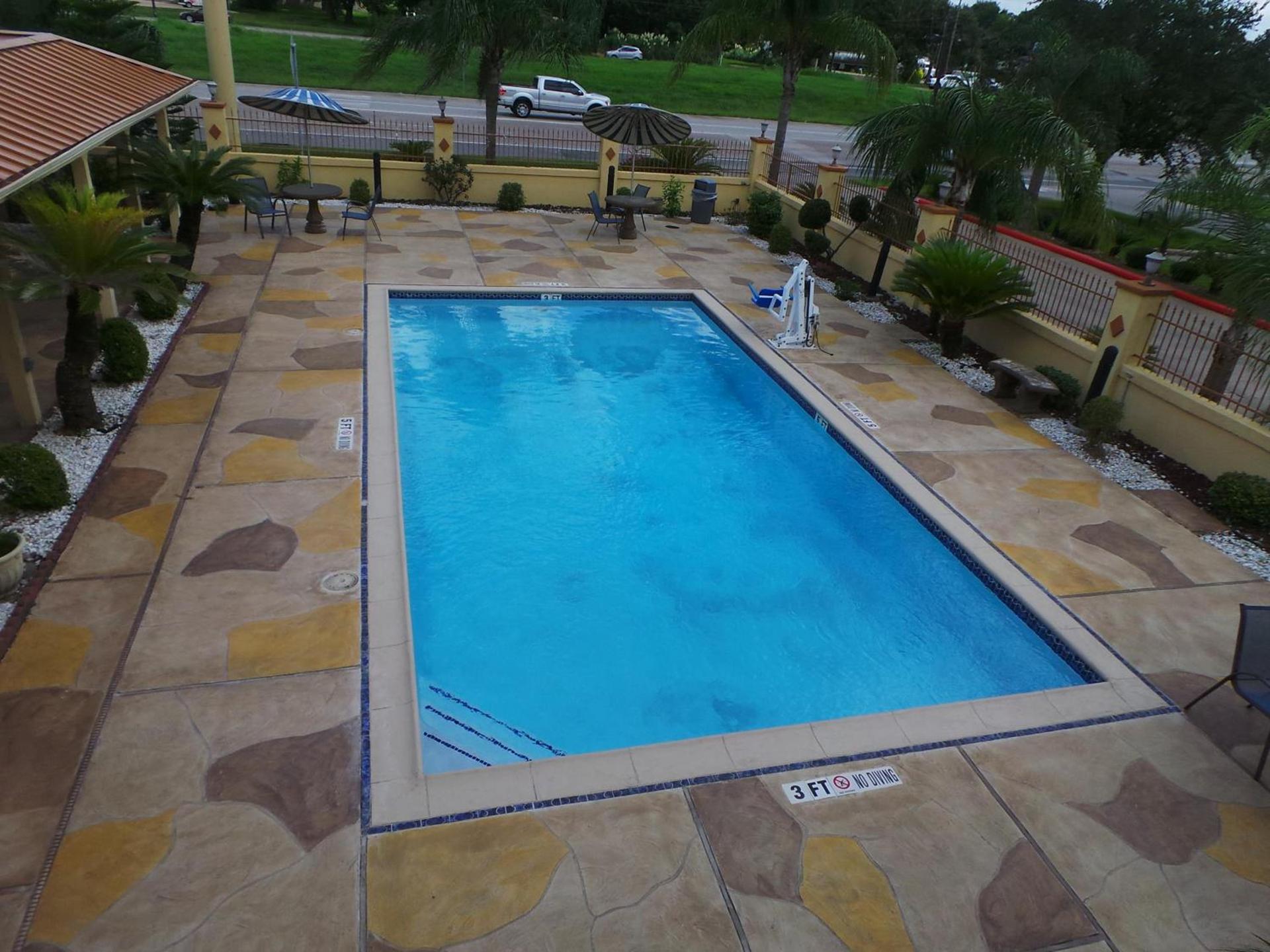 Americas Best Value Inn & Suites-Alvin/Houston photo 14