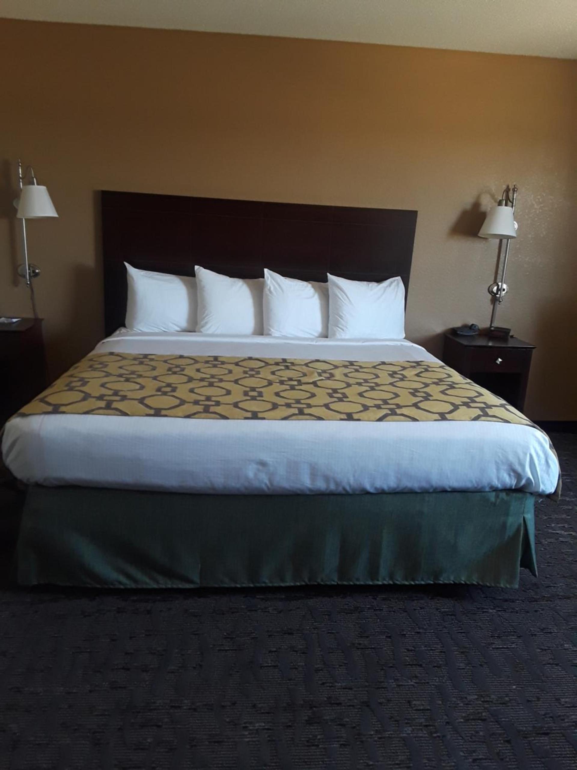 Baymont by Wyndham Saraland photo 51