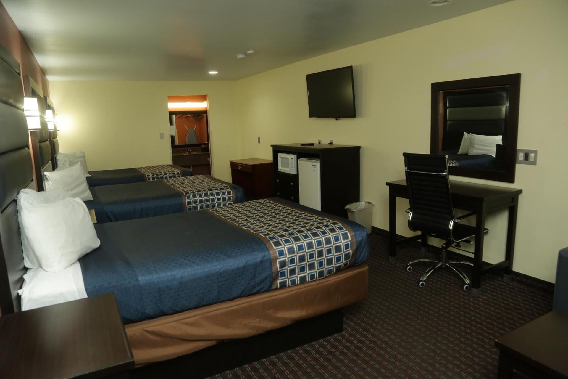 Theroff's Motel photo 73