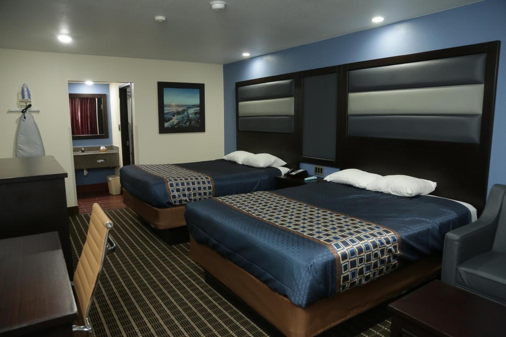 Theroff's Motel photo 83