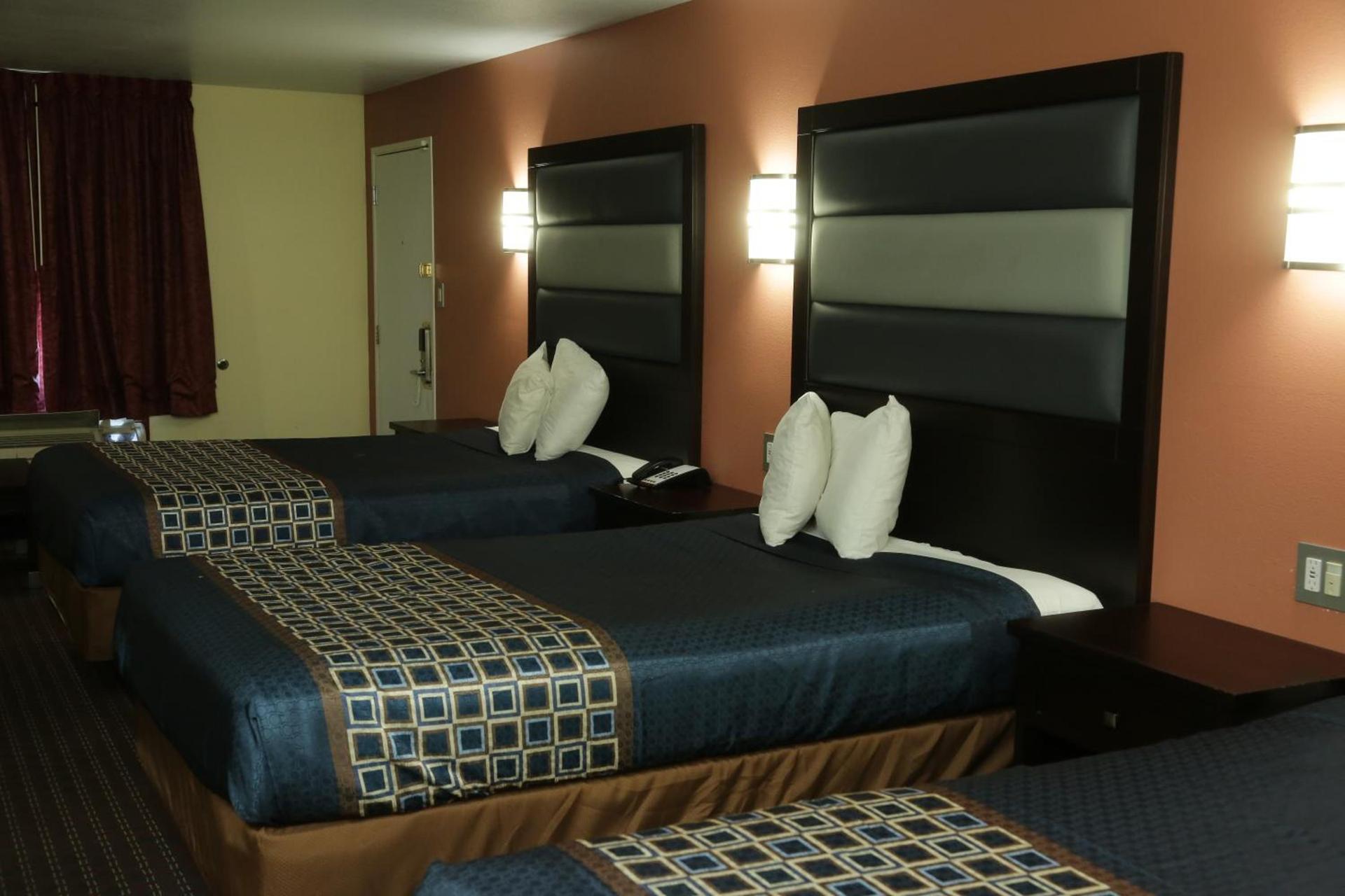 Theroff's Motel photo 56