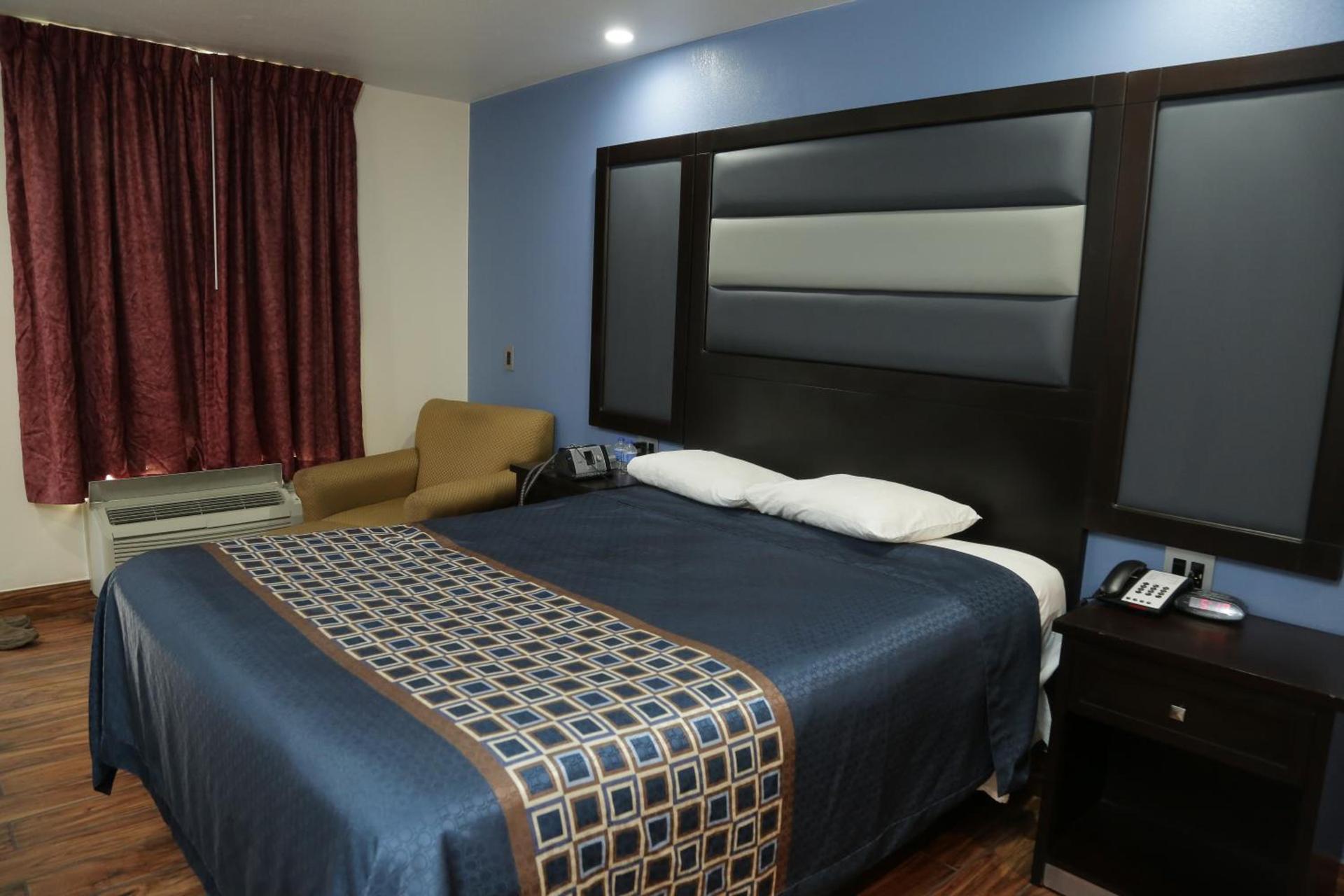 Theroff's Motel photo 93
