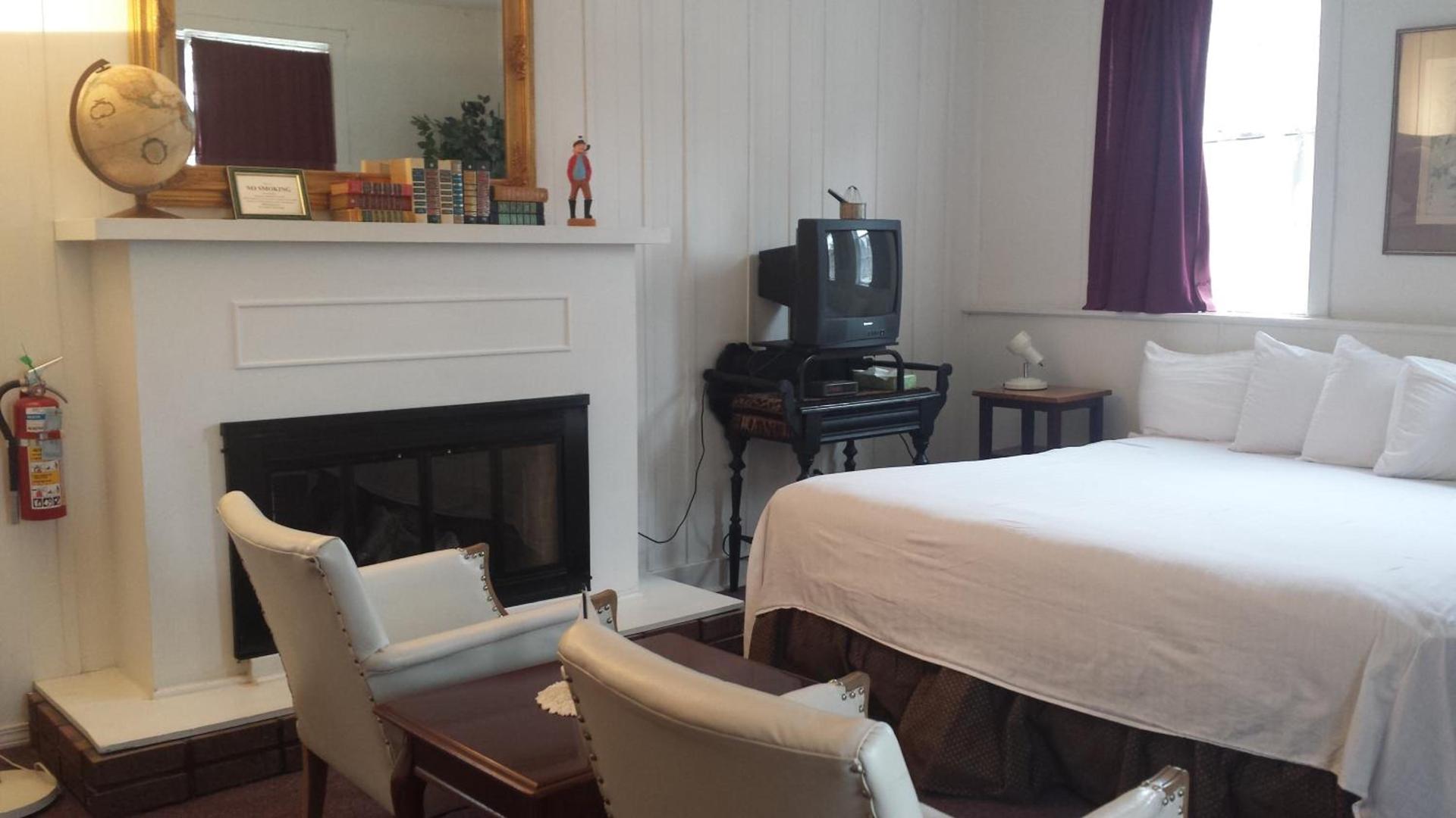 Harbor Haus Inn & Suites photo 40