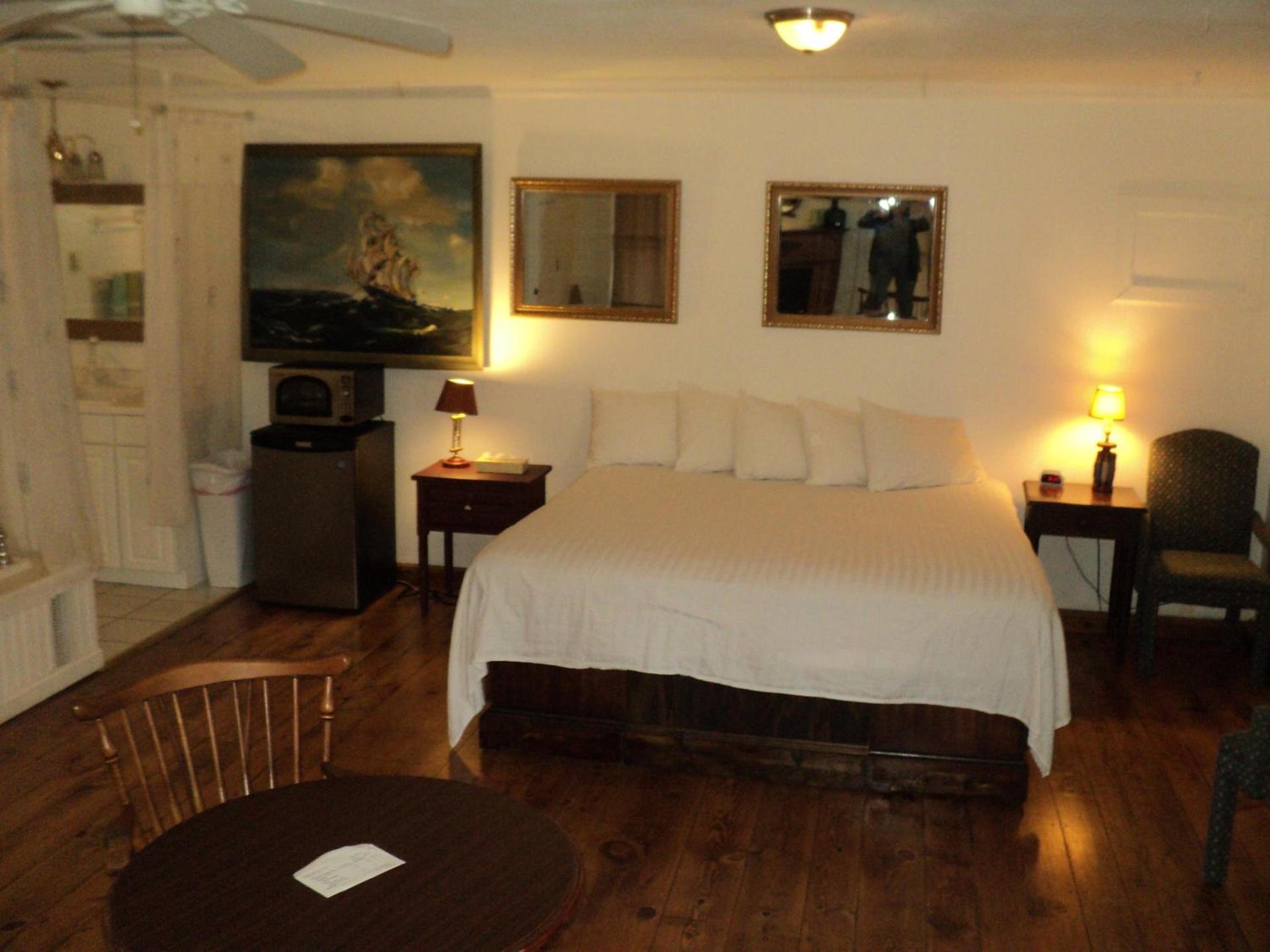 Harbor Haus Inn & Suites photo 38