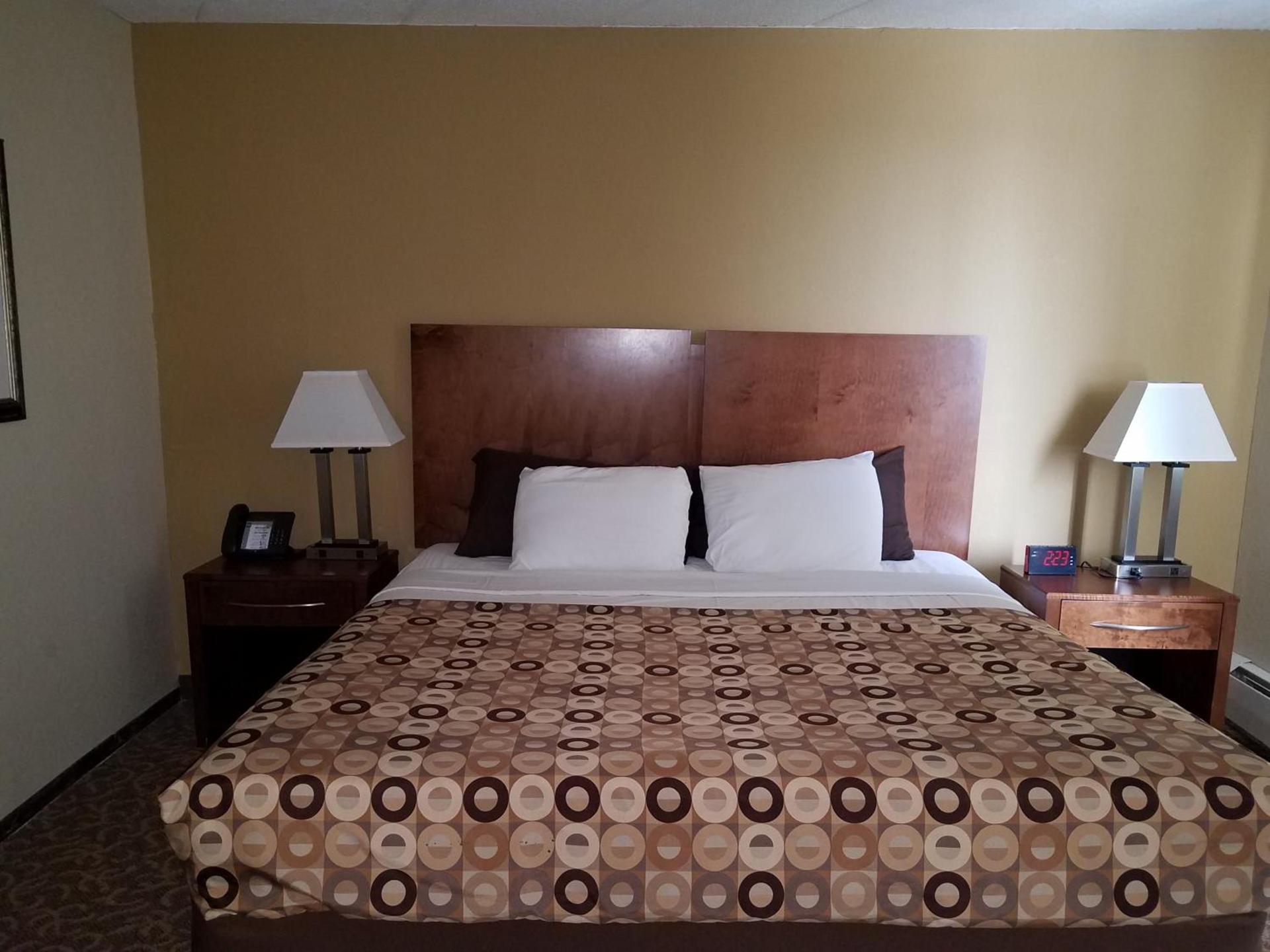 Red Carpet Inn Rochester photo 18
