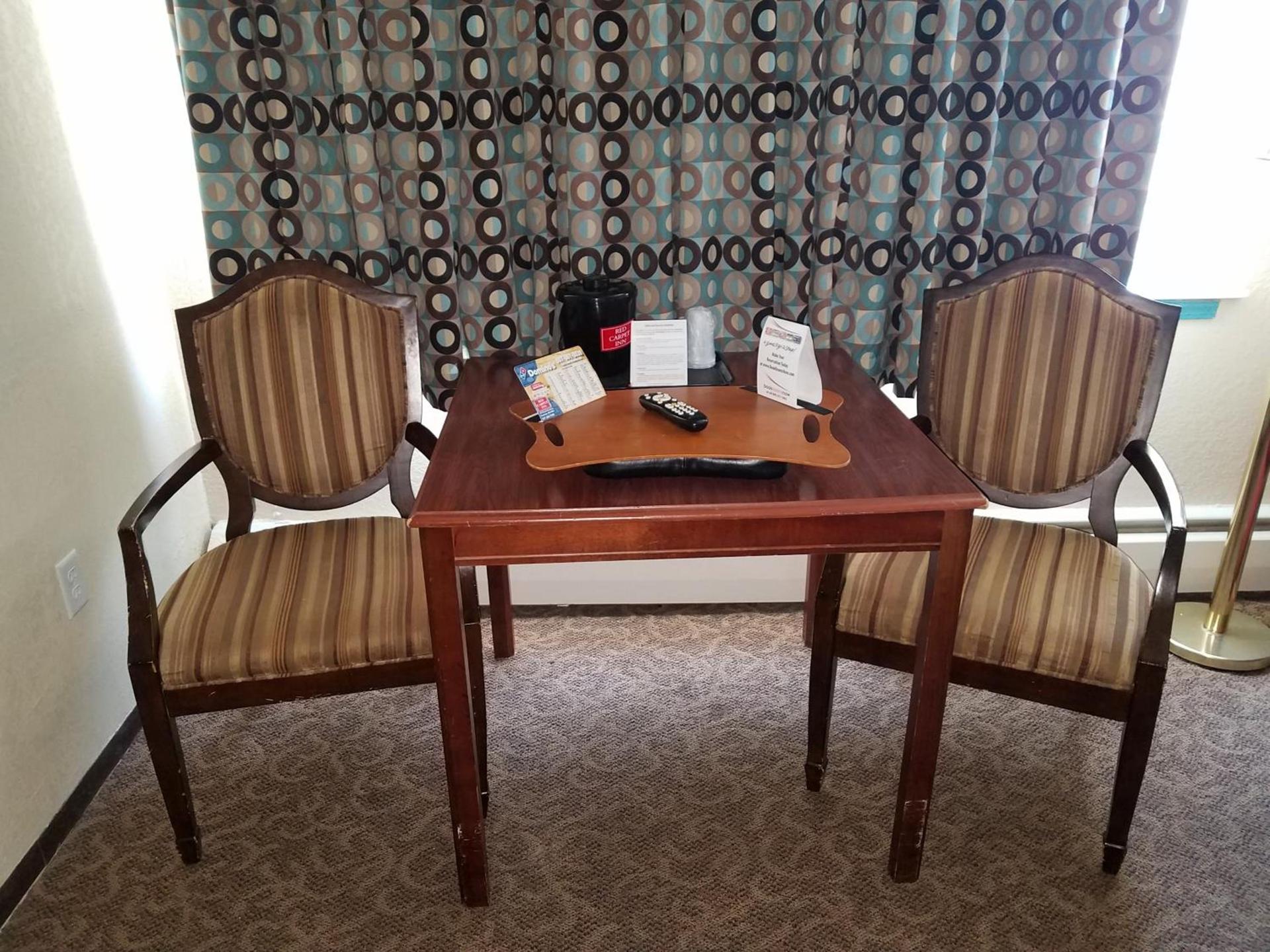 Red Carpet Inn Rochester photo 16