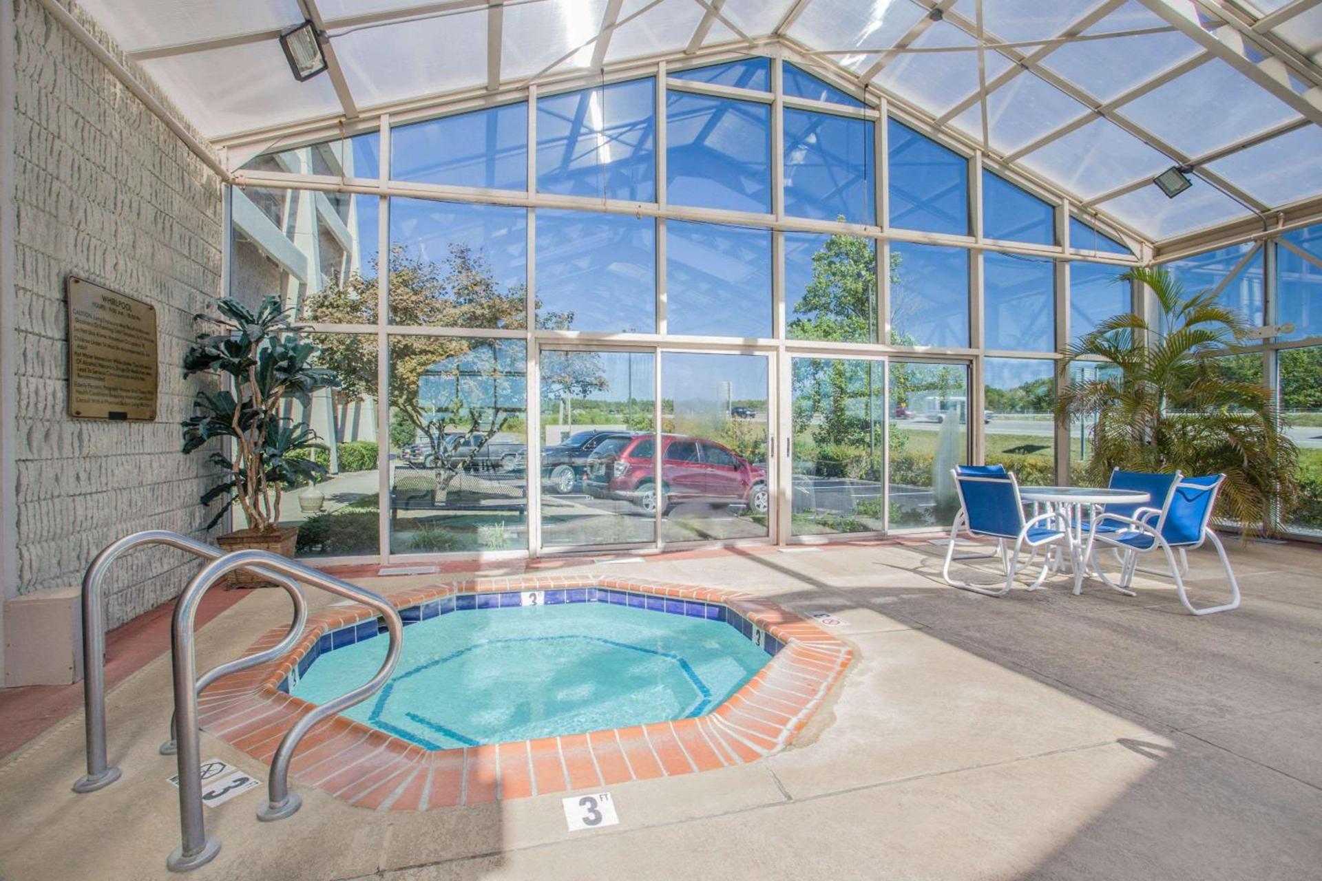 Baymont by Wyndham Corbin photo 24